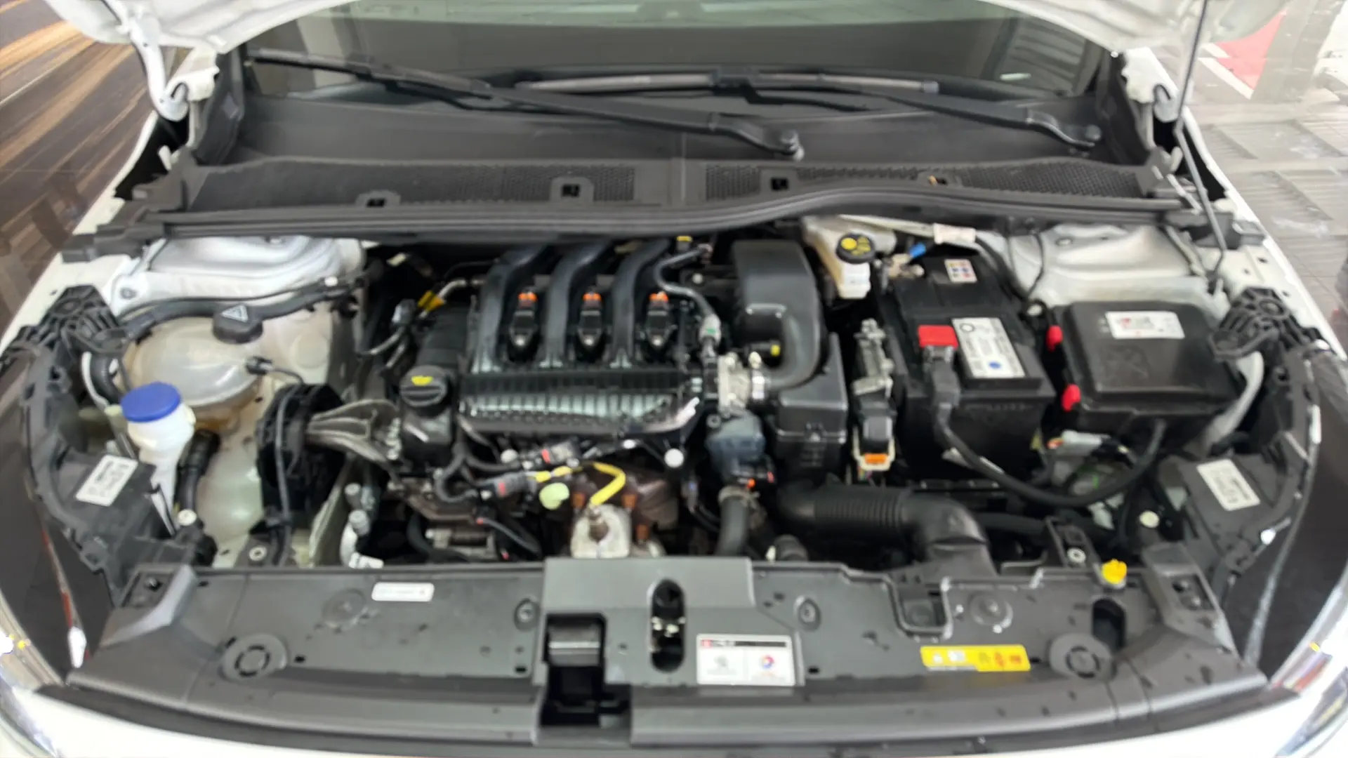 Peugeot 208 - View model 17