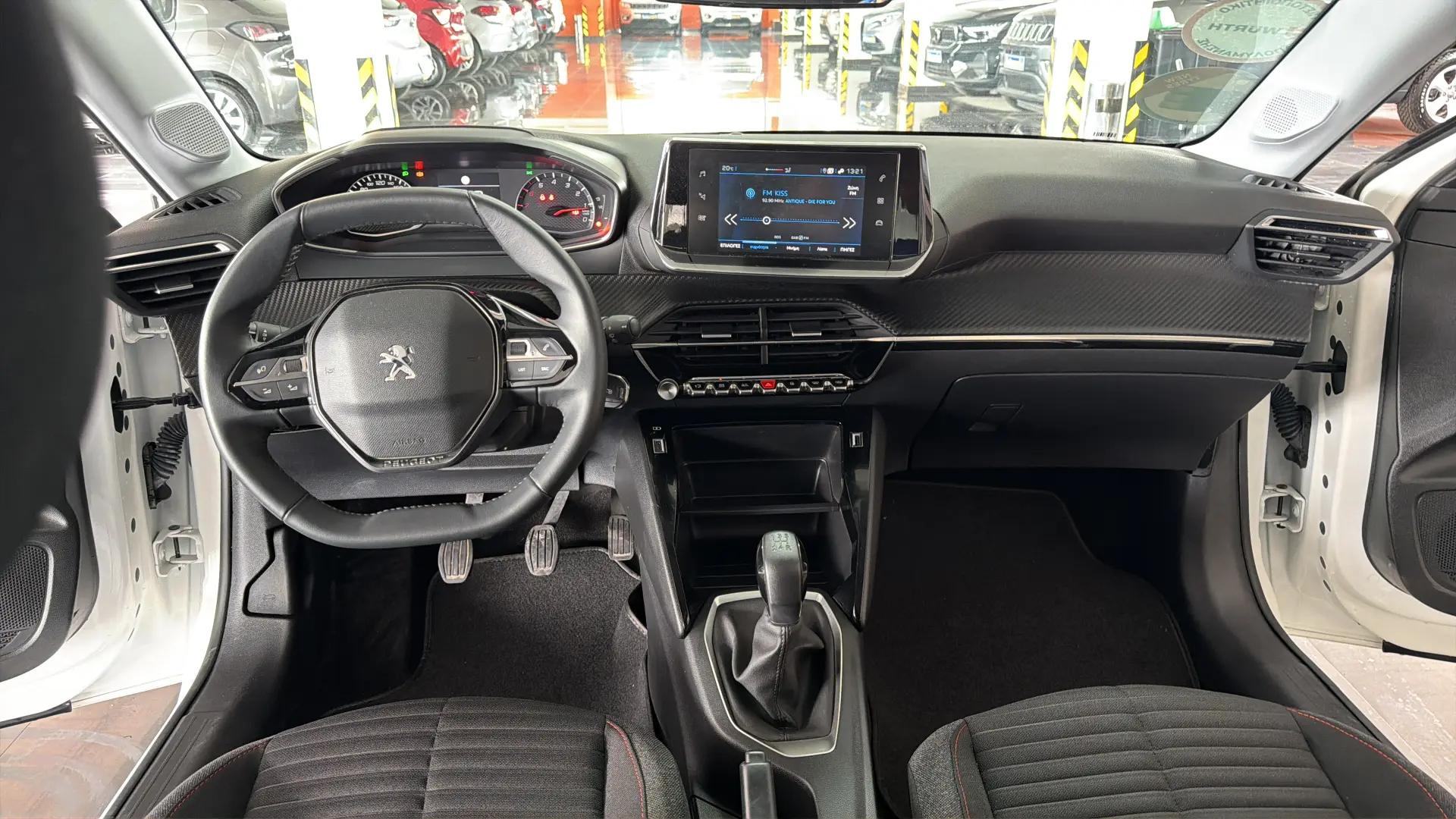 Peugeot 208 - View model 18