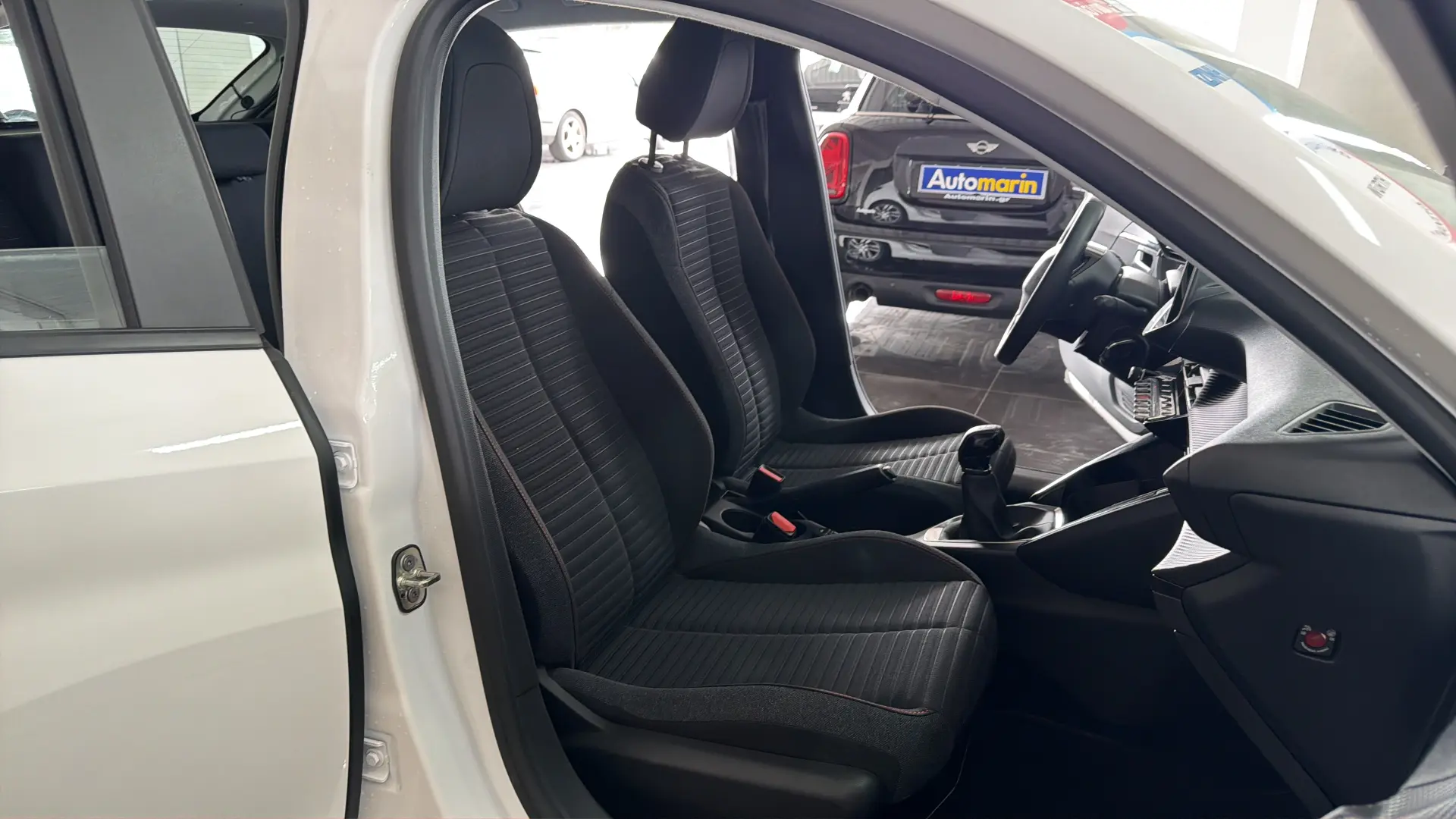 Peugeot 208 - View model 20