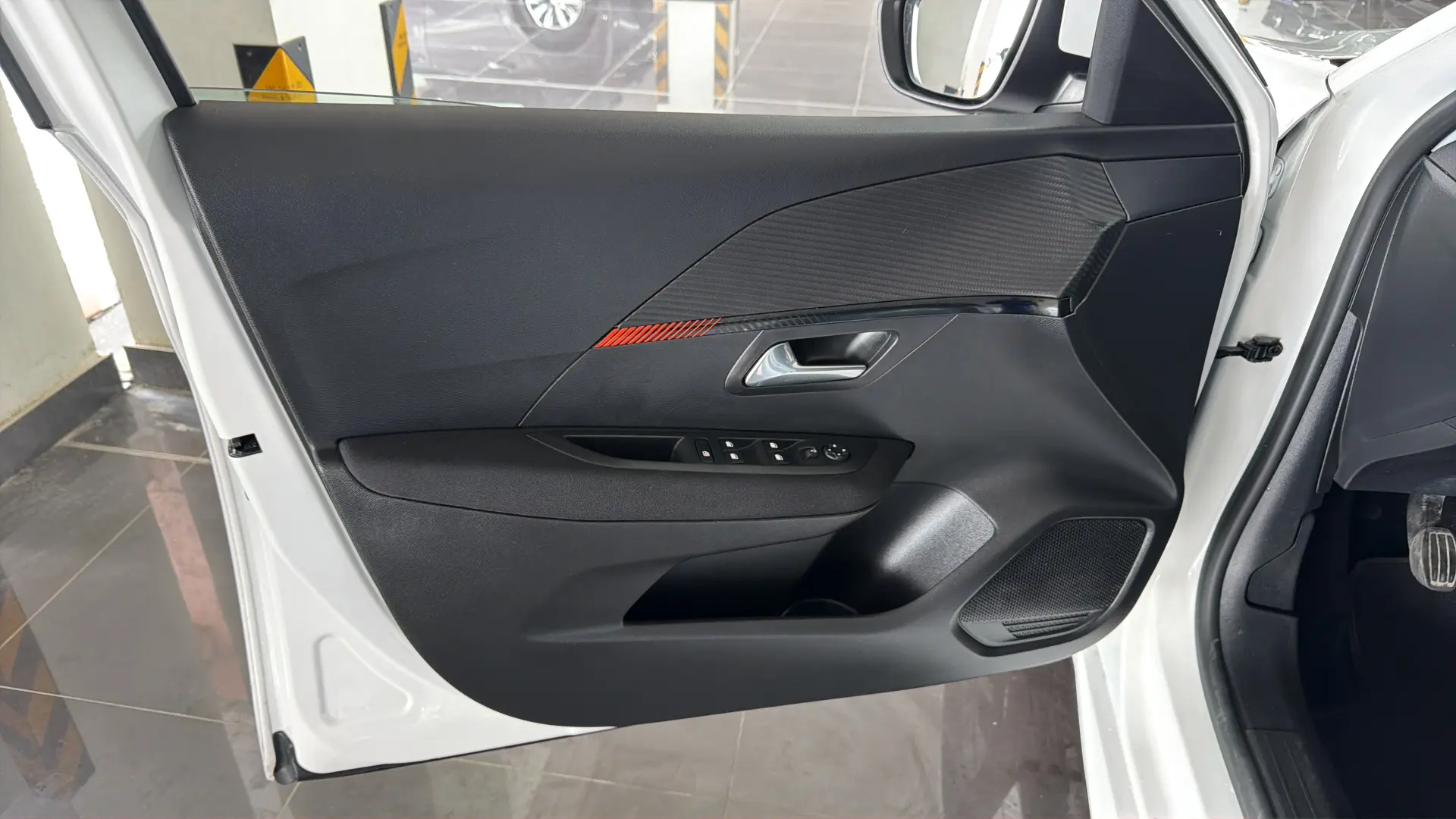 Peugeot 208 - View model 29