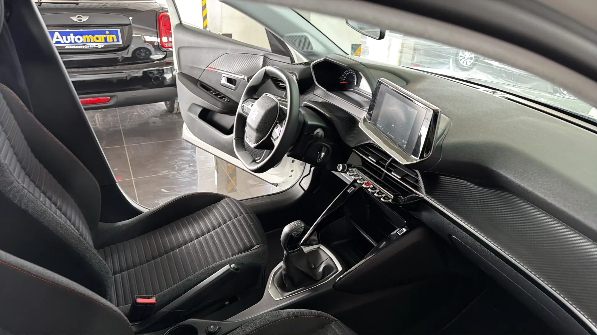 Peugeot 208 - View model 32