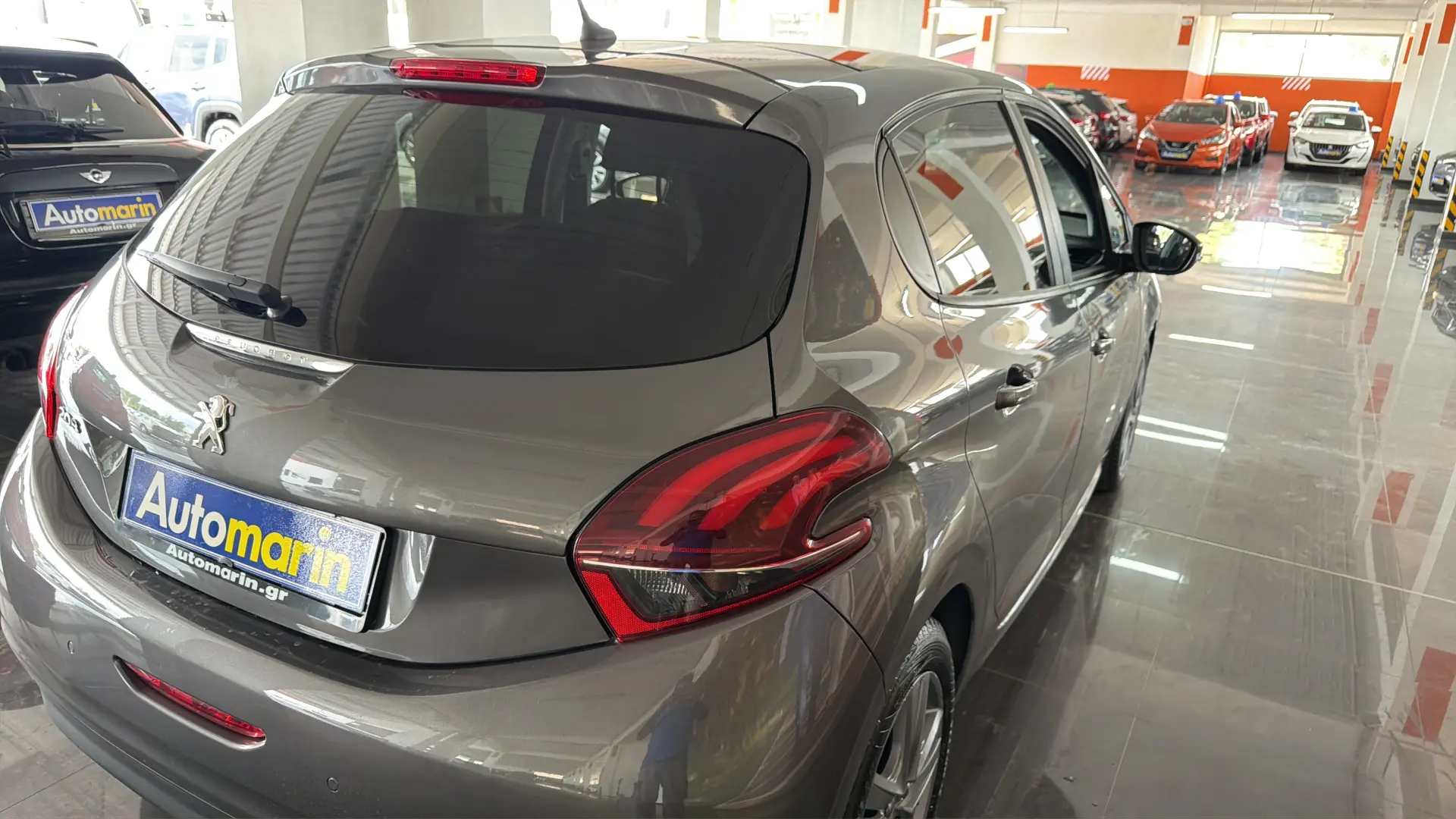 Peugeot 208 - View model 6