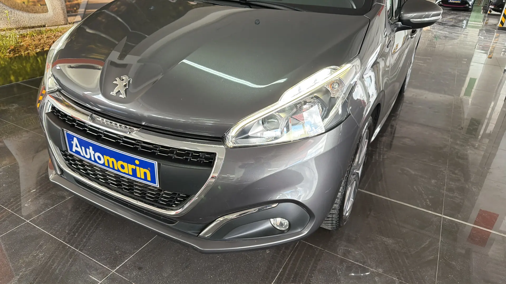 Peugeot 208 - View model 10
