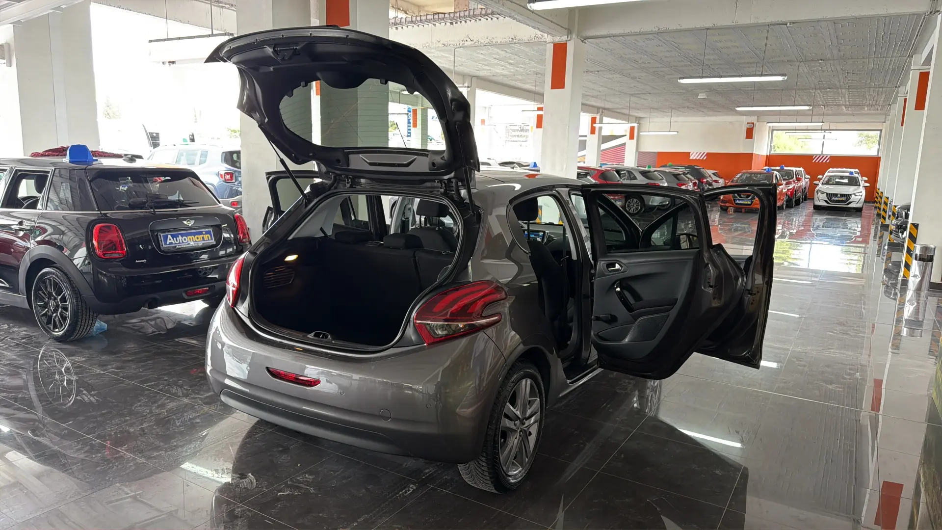 Peugeot 208 - View model 12