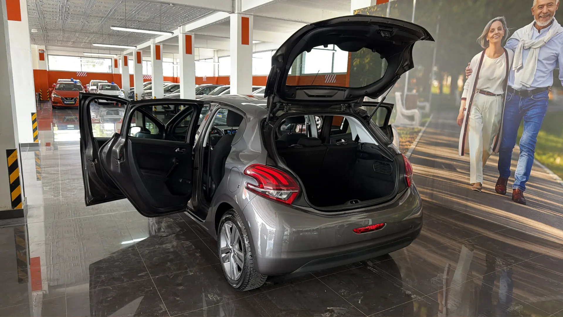 Peugeot 208 - View model 14