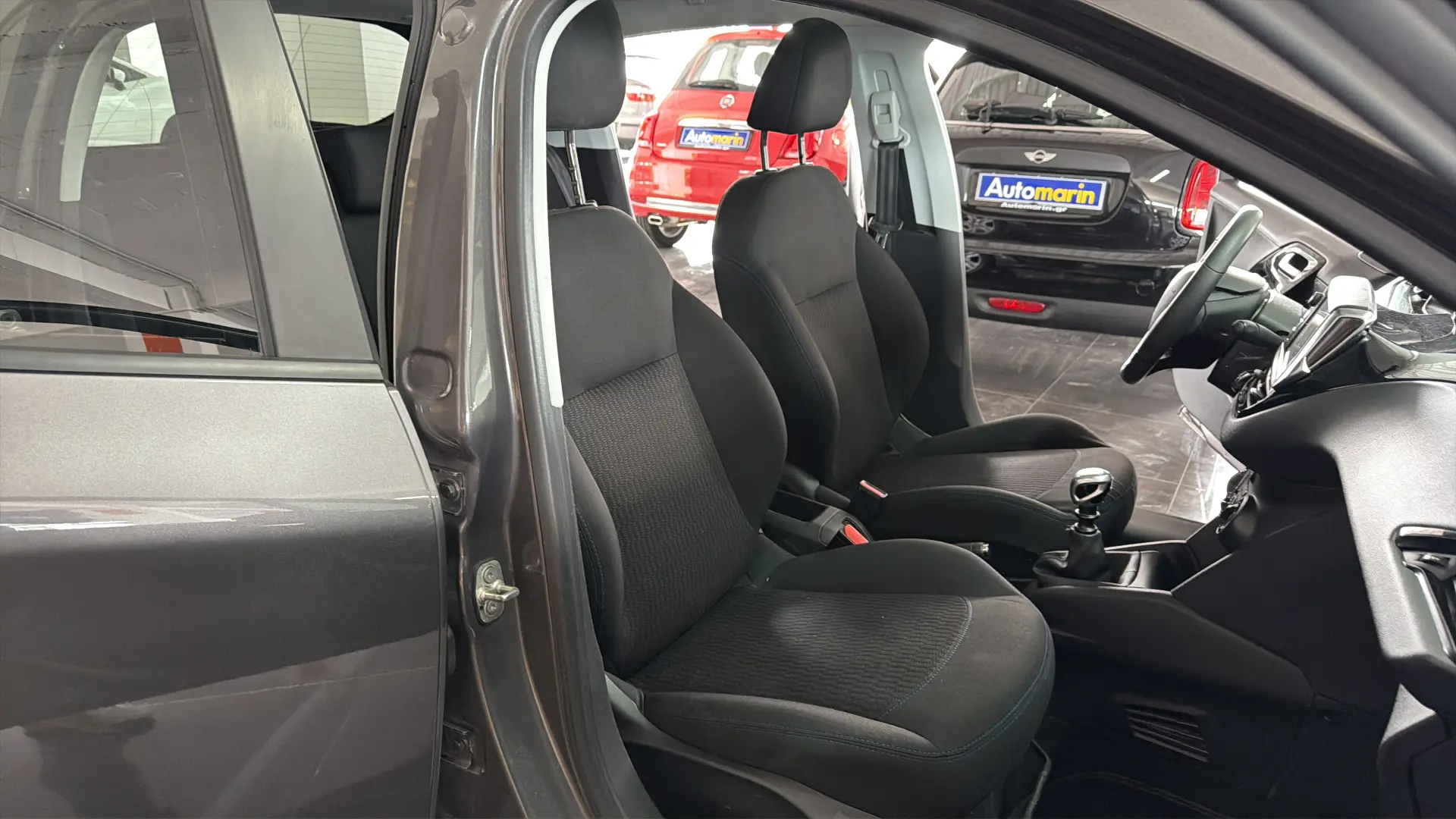 Peugeot 208 - View model 20