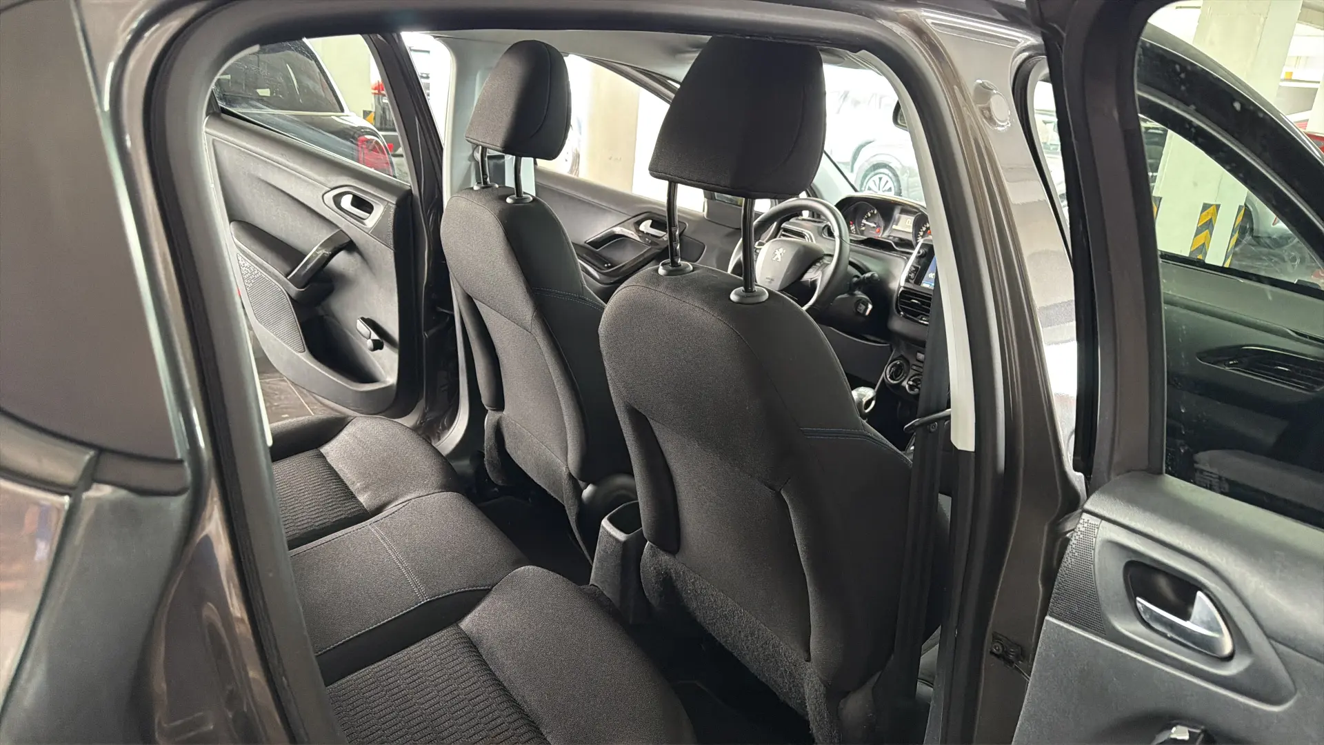 Peugeot 208 - View model 23