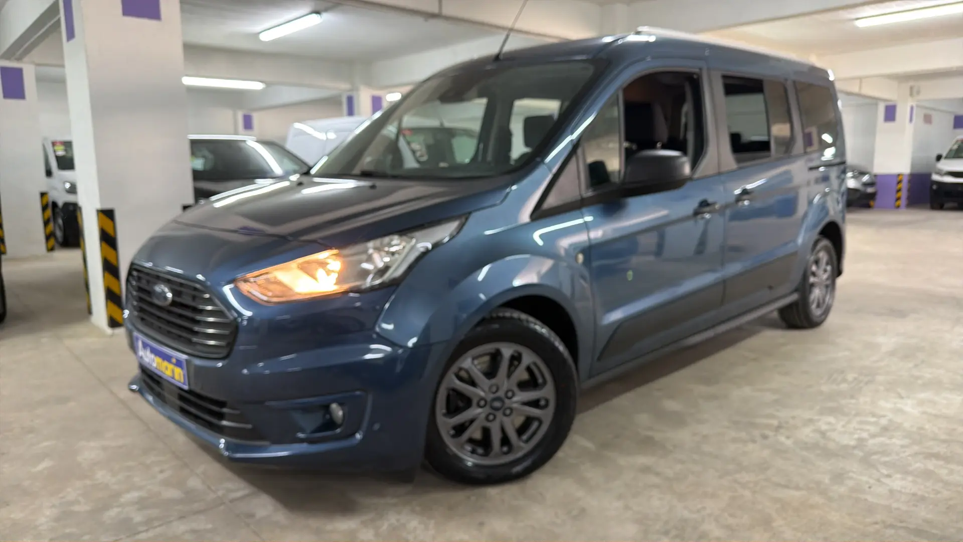 View 1 - Ford Grand Tourneo - 2018