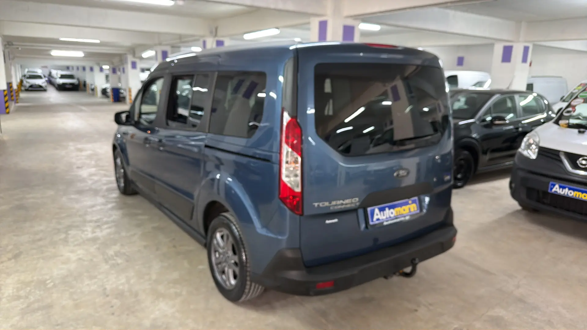 Ford Grand Tourneo - View model 5