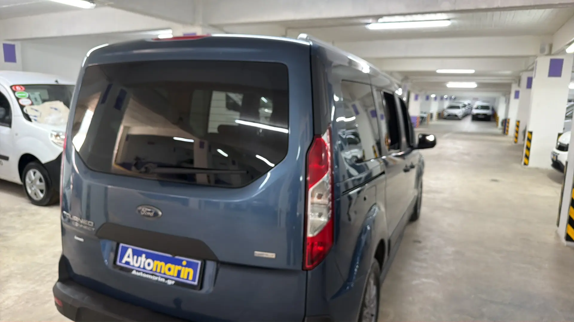 Ford Grand Tourneo - View model 6