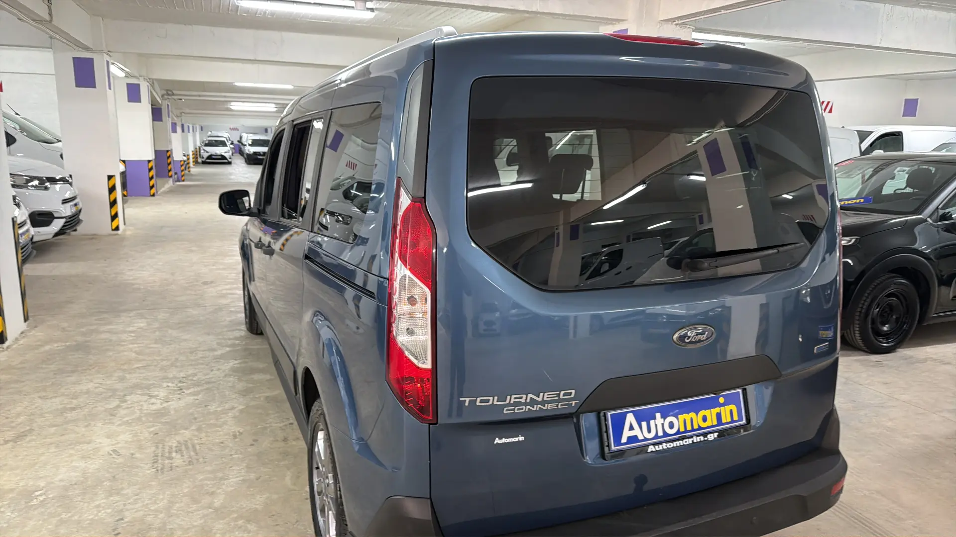 Ford Grand Tourneo - View model 7