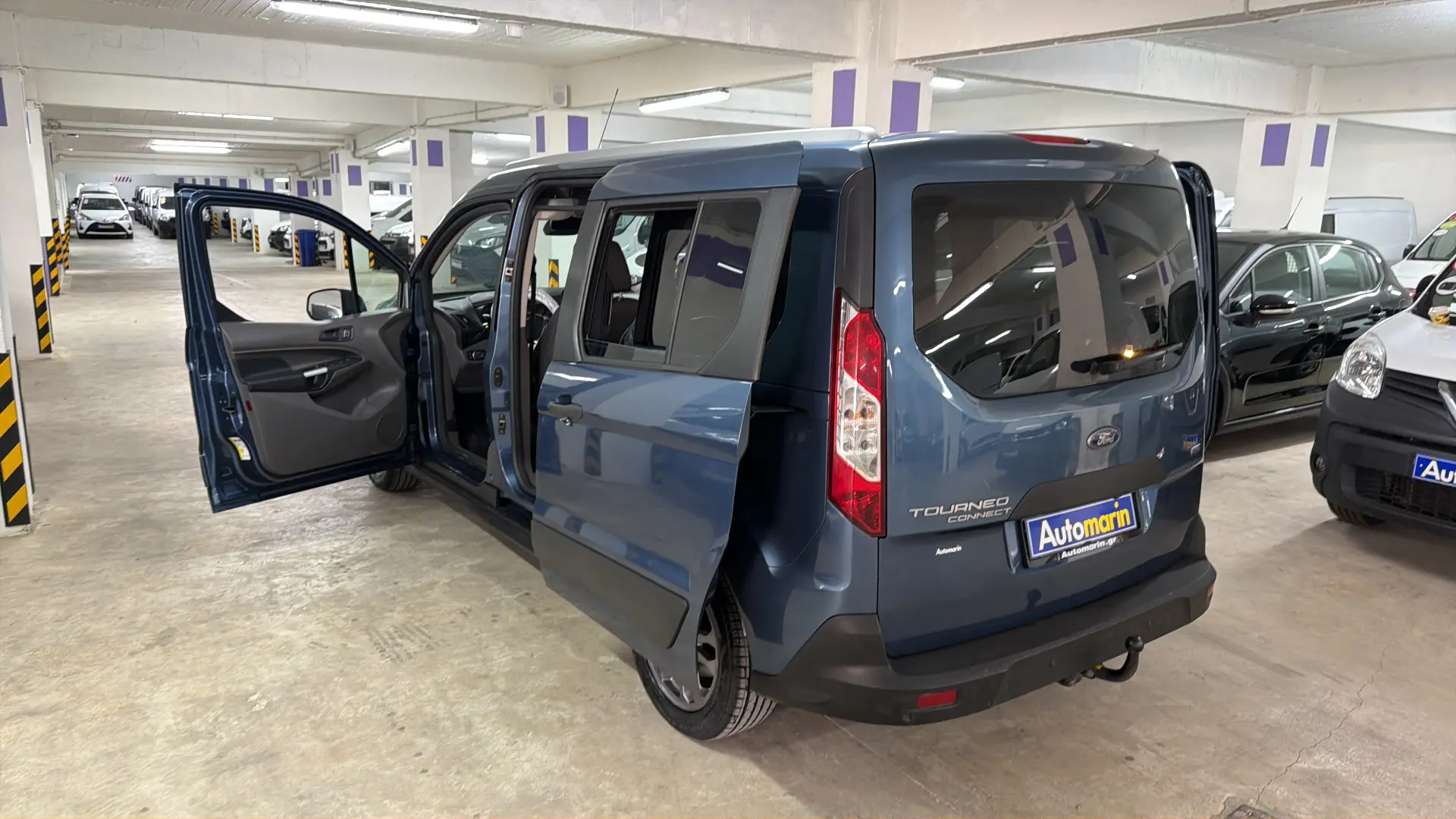 Ford Grand Tourneo - View model 13