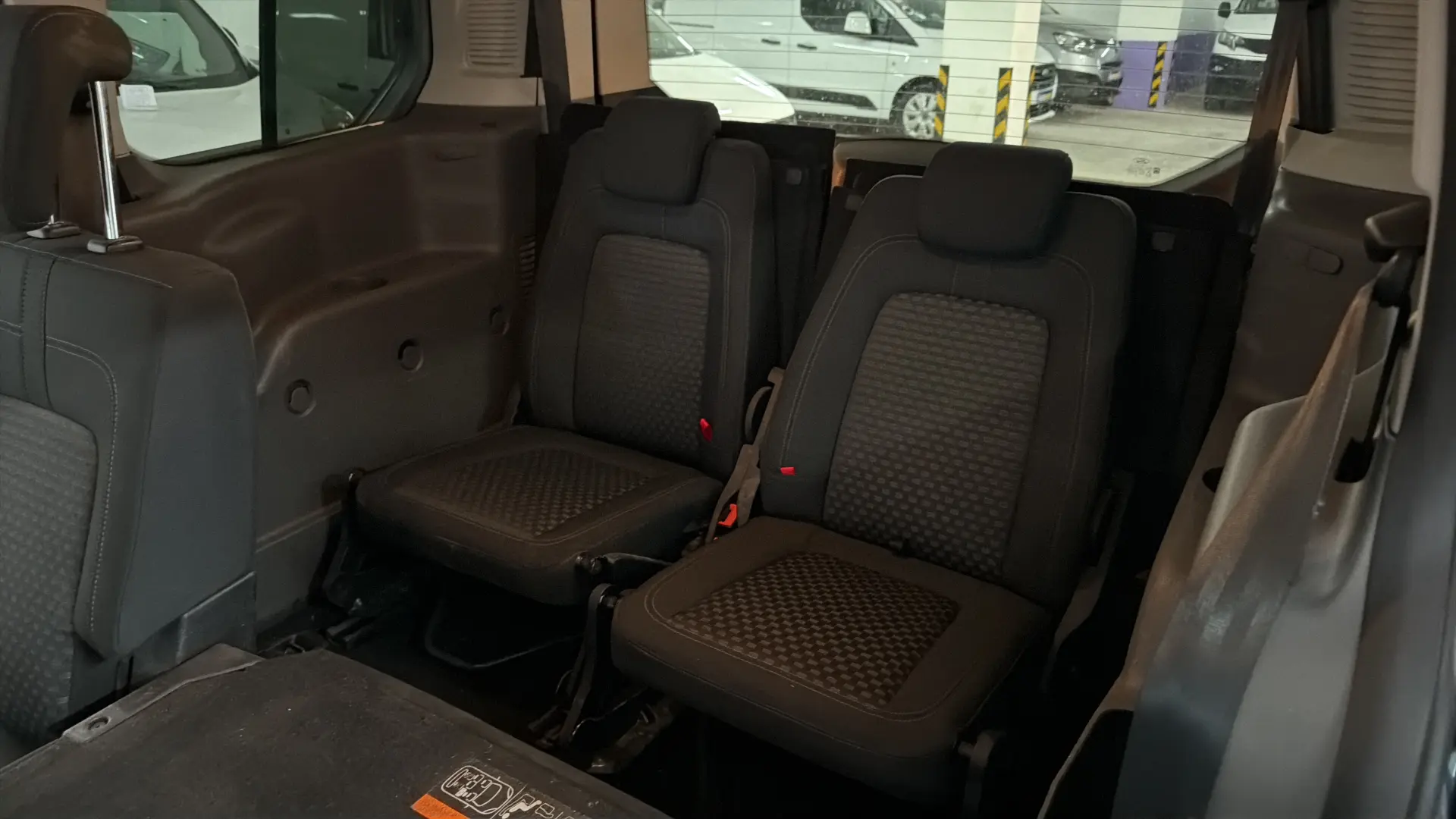 Ford Grand Tourneo - View model 22