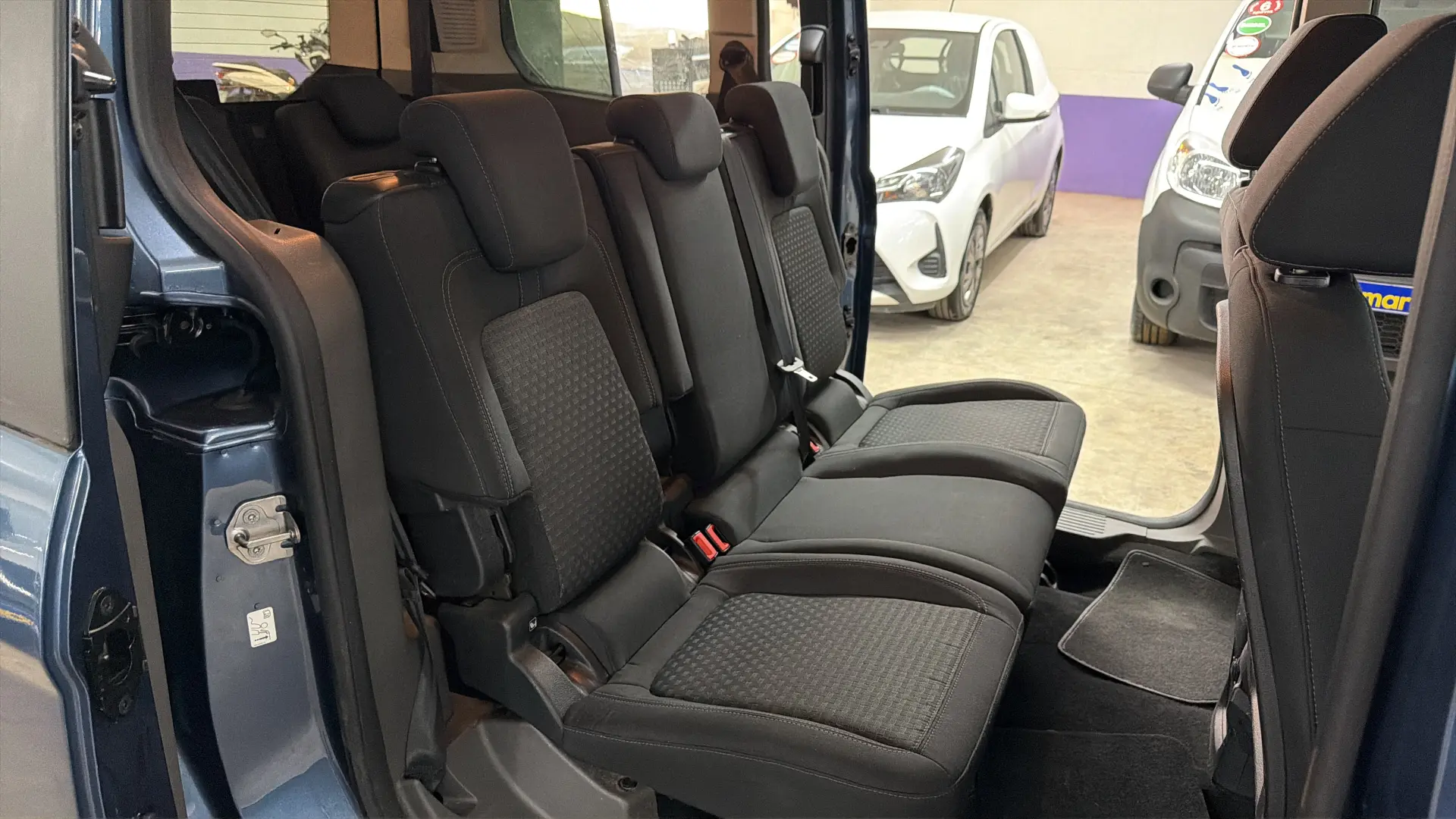 Ford Grand Tourneo - View model 23