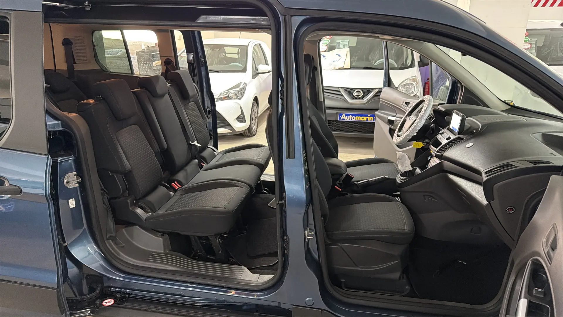 Ford Grand Tourneo - View model 24