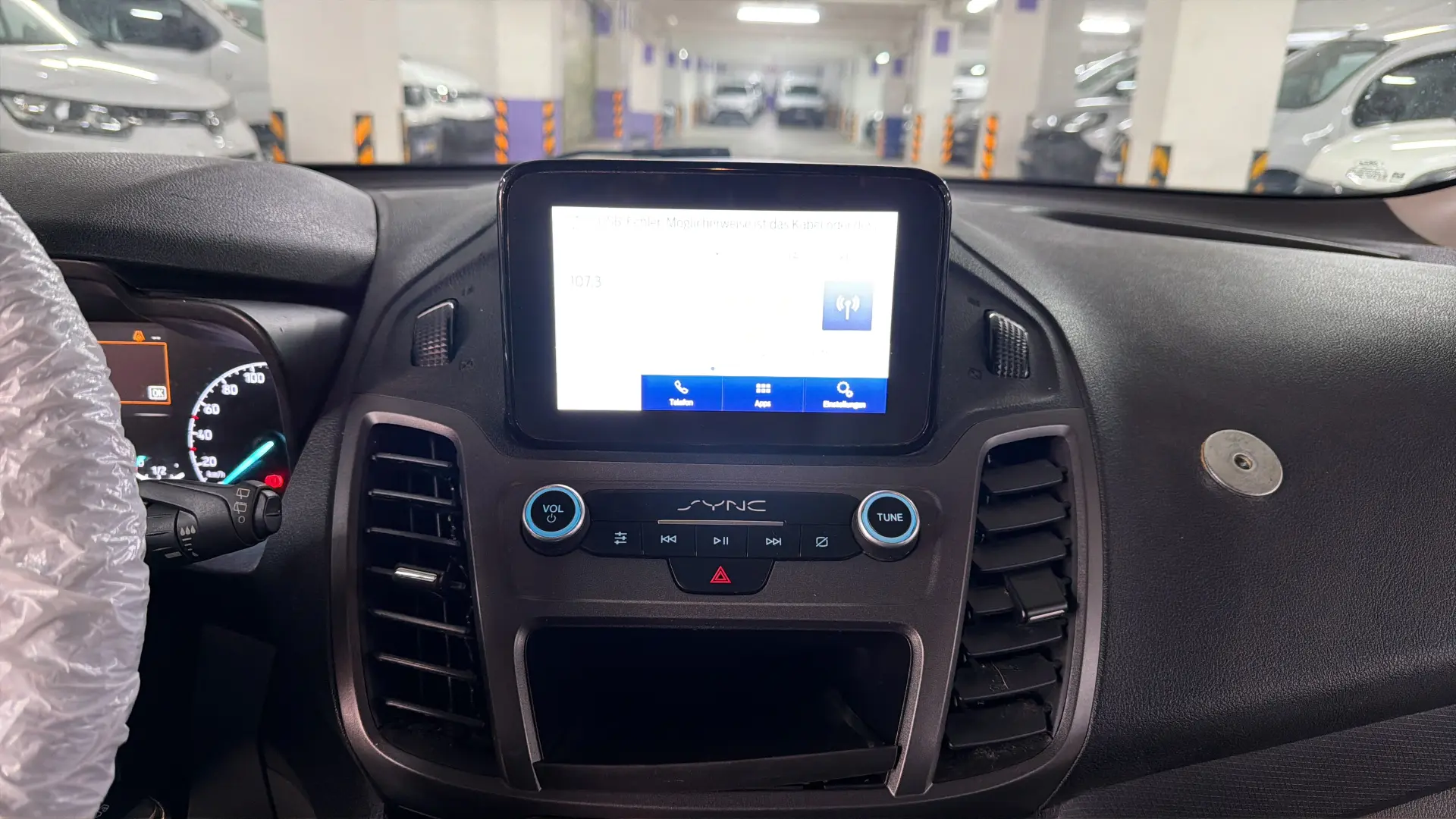 Ford Grand Tourneo - View model 25