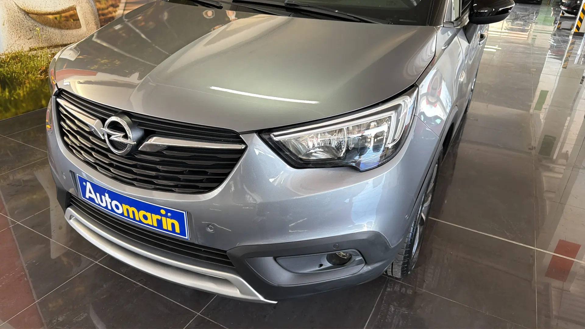 Opel Crossland X - View model 10