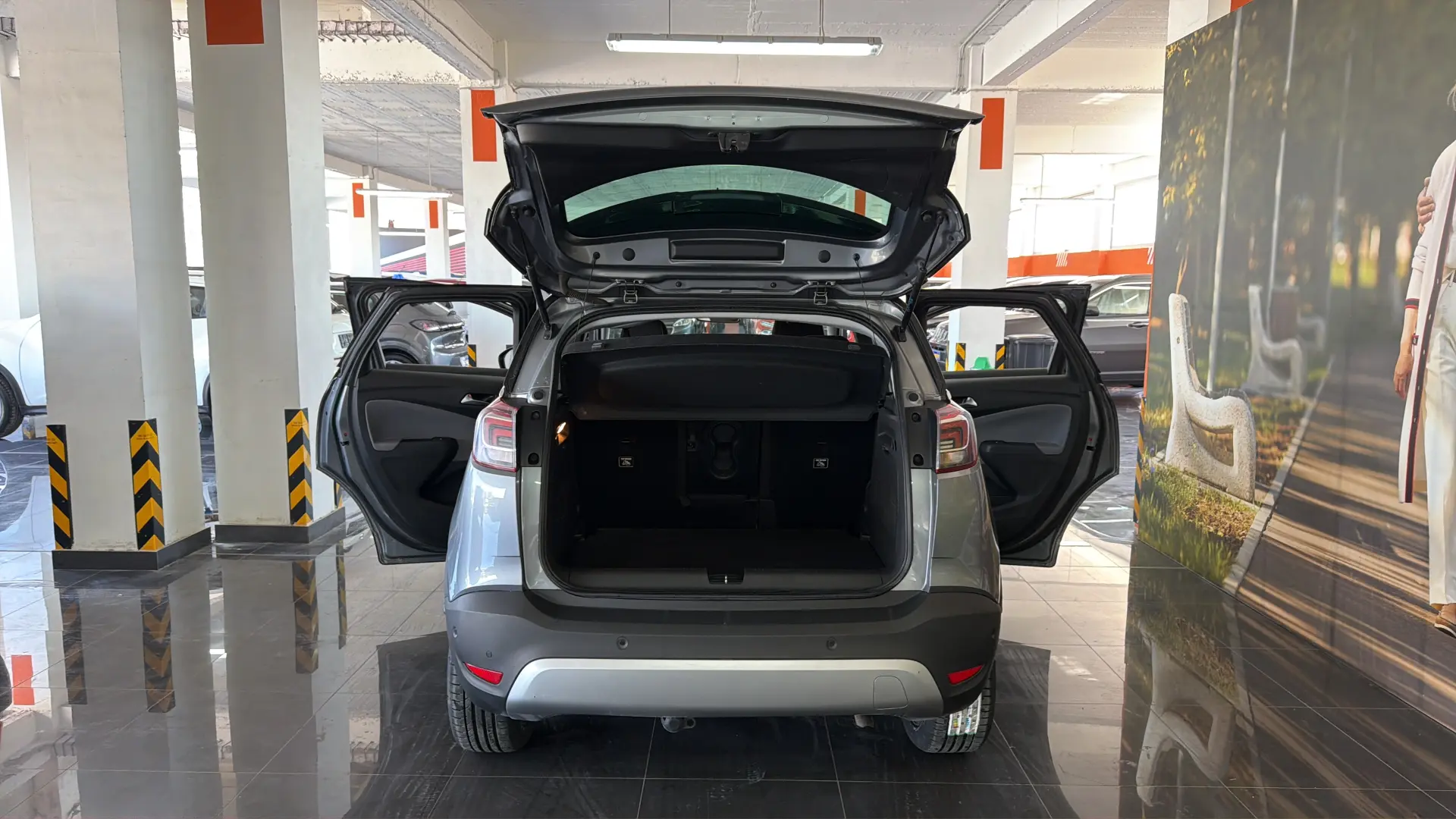 Opel Crossland X - View model 13