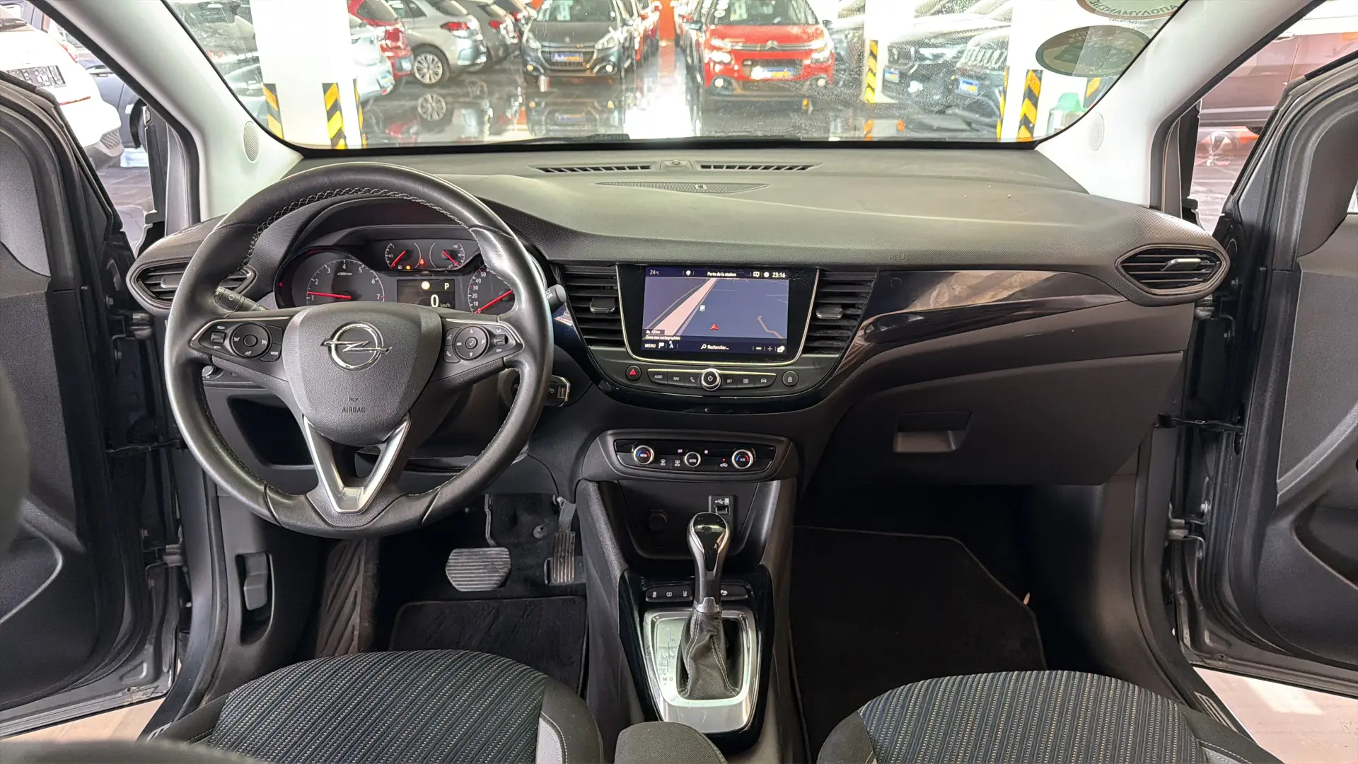 Opel Crossland X - View model 18