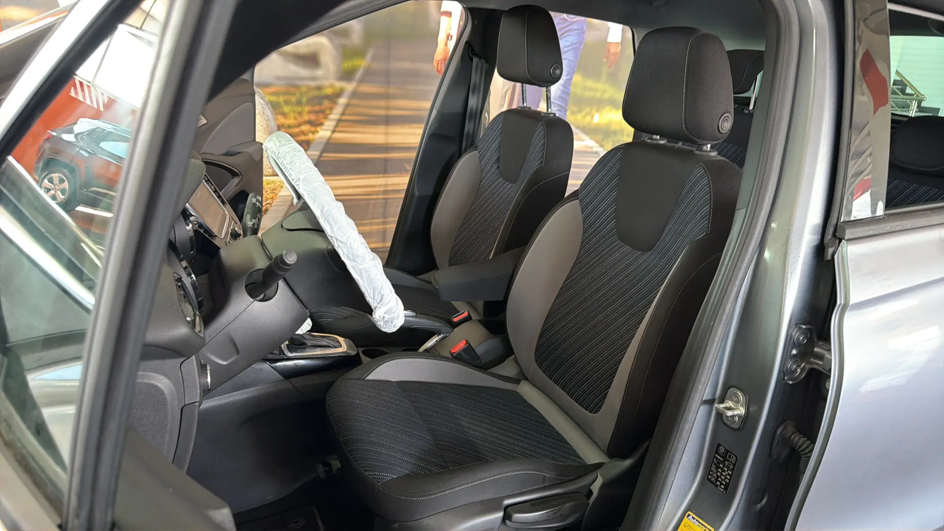 Opel Crossland X - View model 19