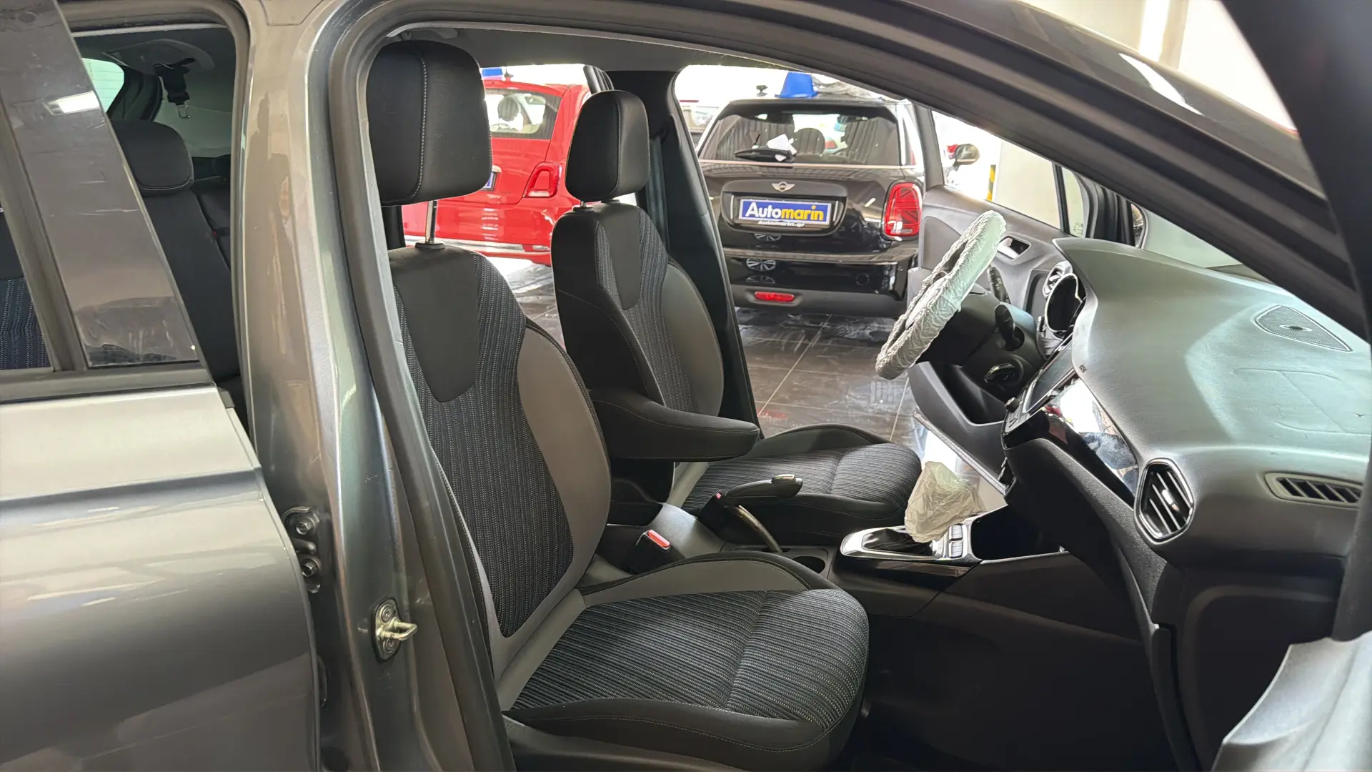 Opel Crossland X - View model 20