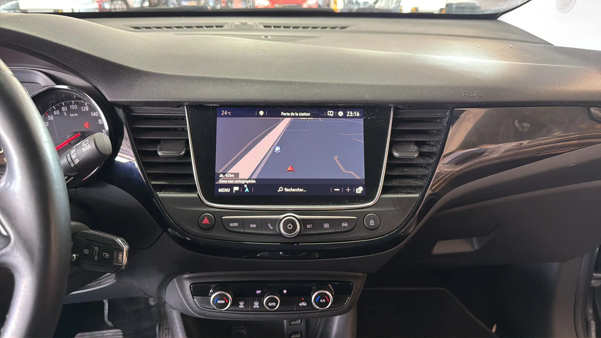 Opel Crossland X - View model 24