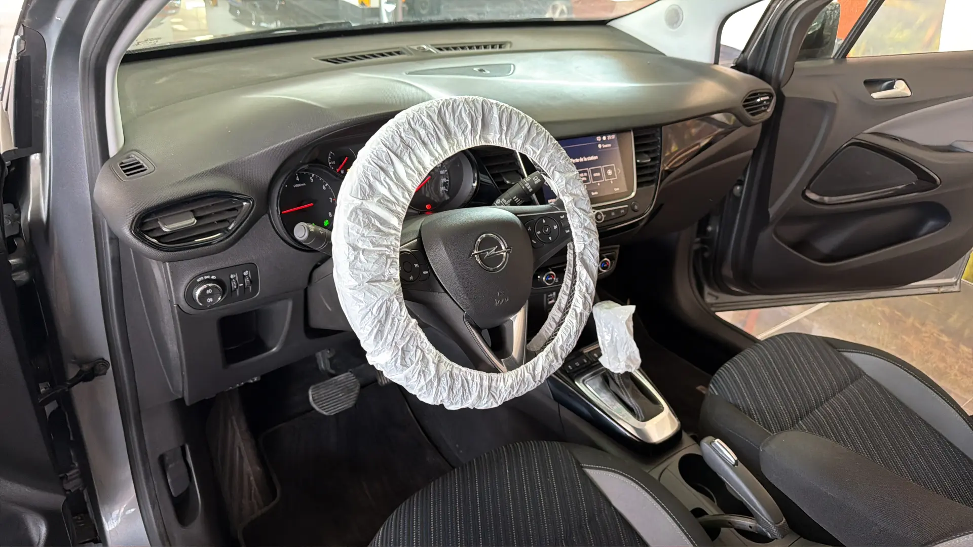 Opel Crossland X - View model 32