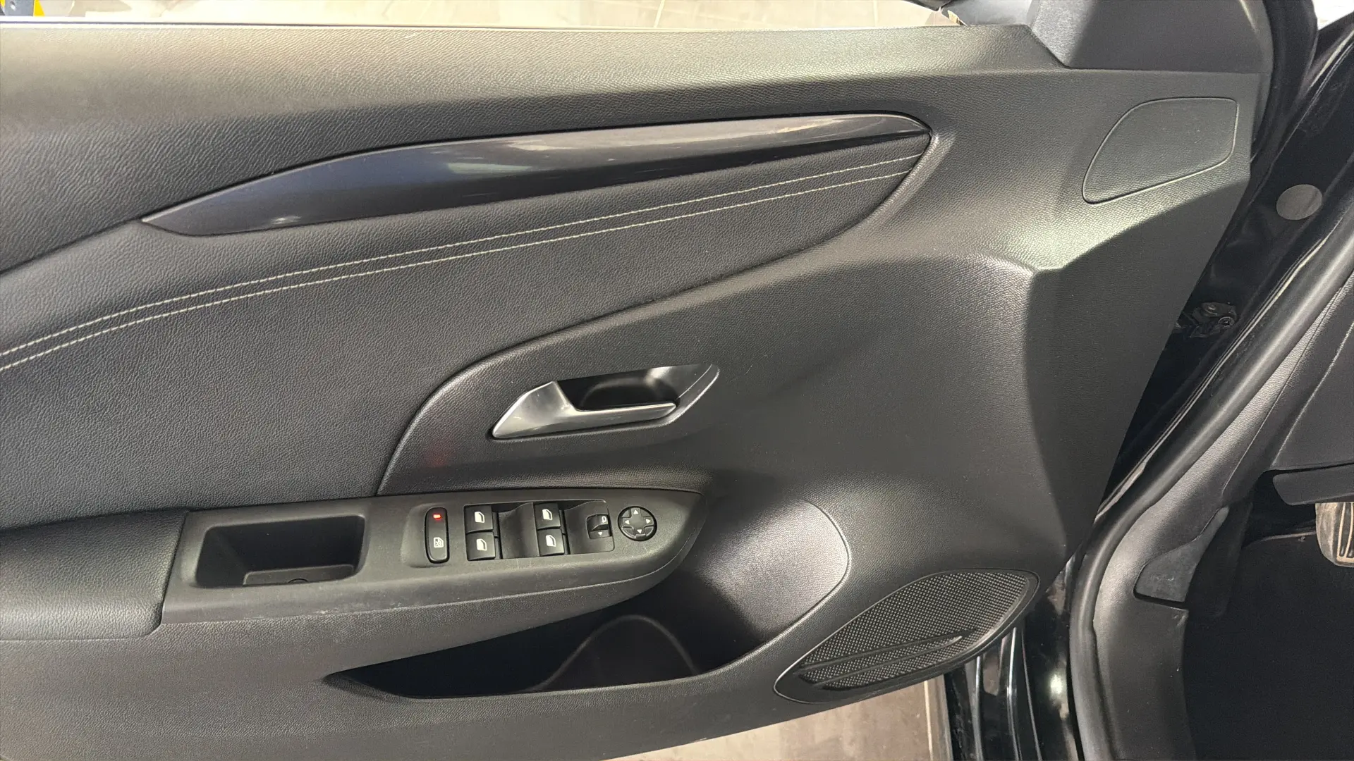 Opel Corsa - View model 29