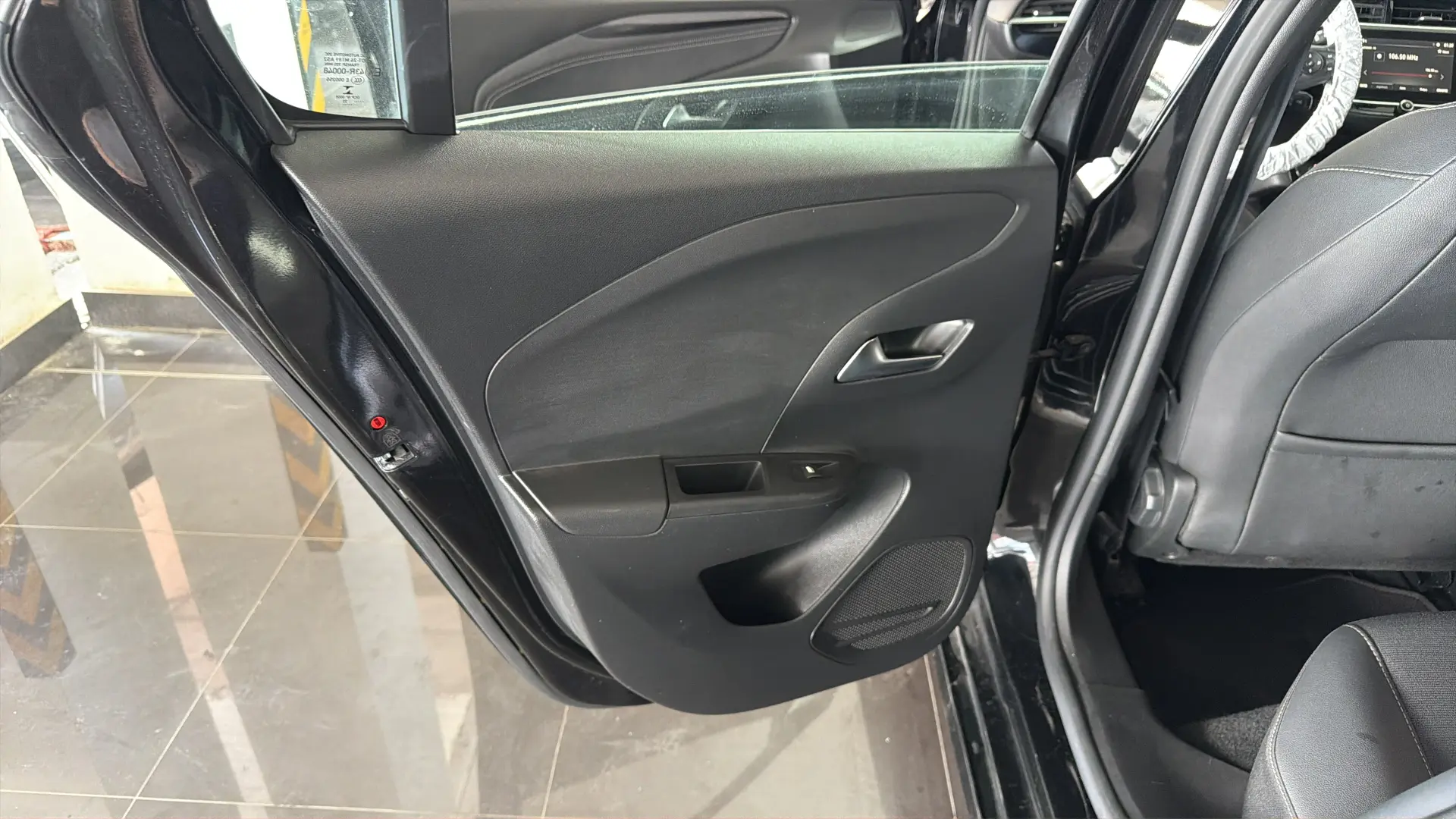 Opel Corsa - View model 30