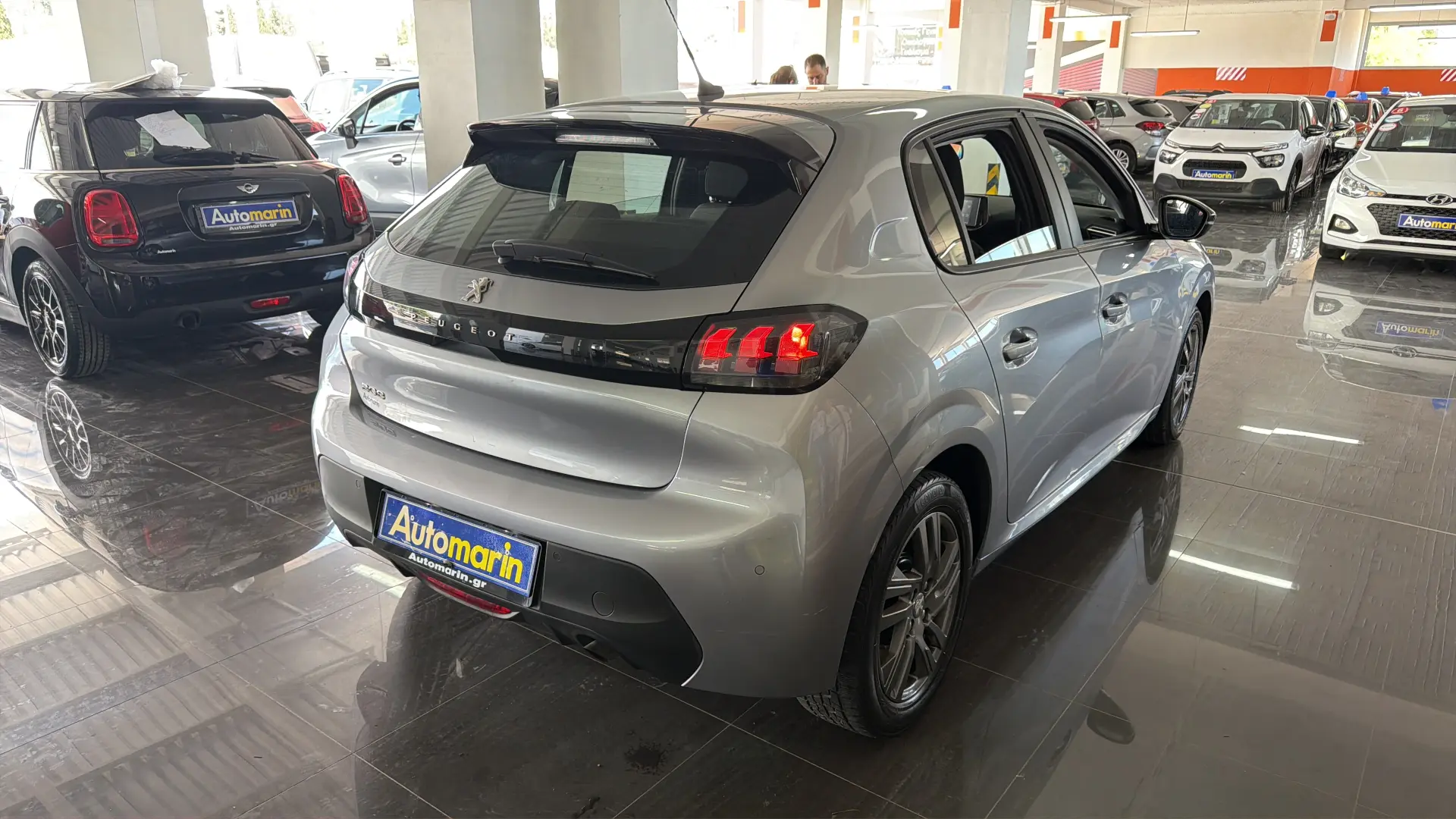 View 4 - Peugeot 208 - 2022
