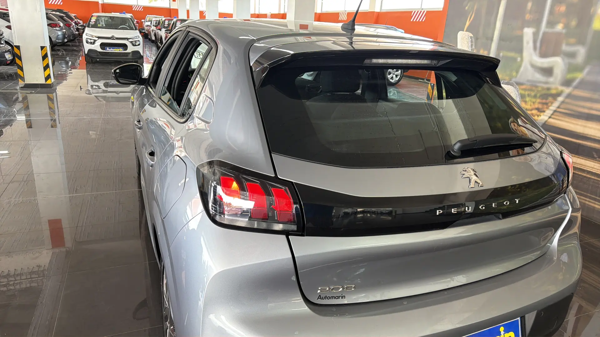 Peugeot 208 - View model 7
