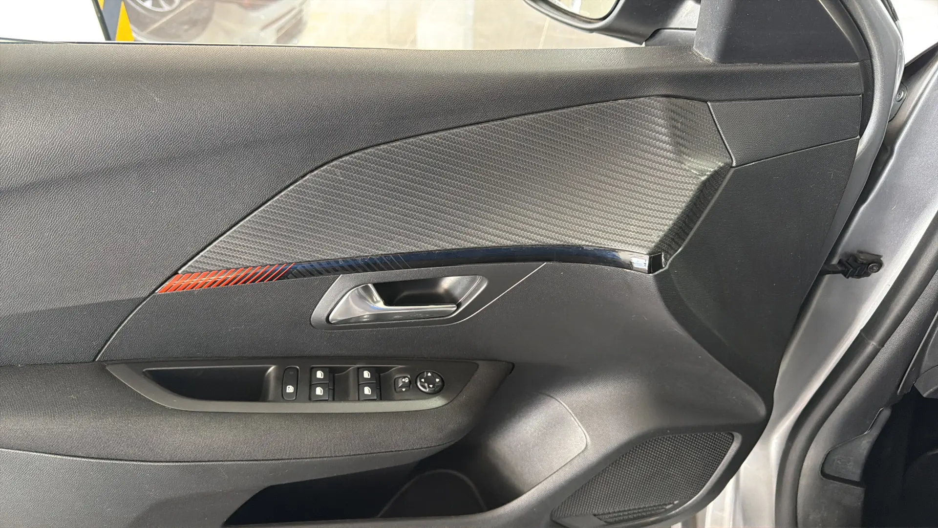 Peugeot 208 - View model 30