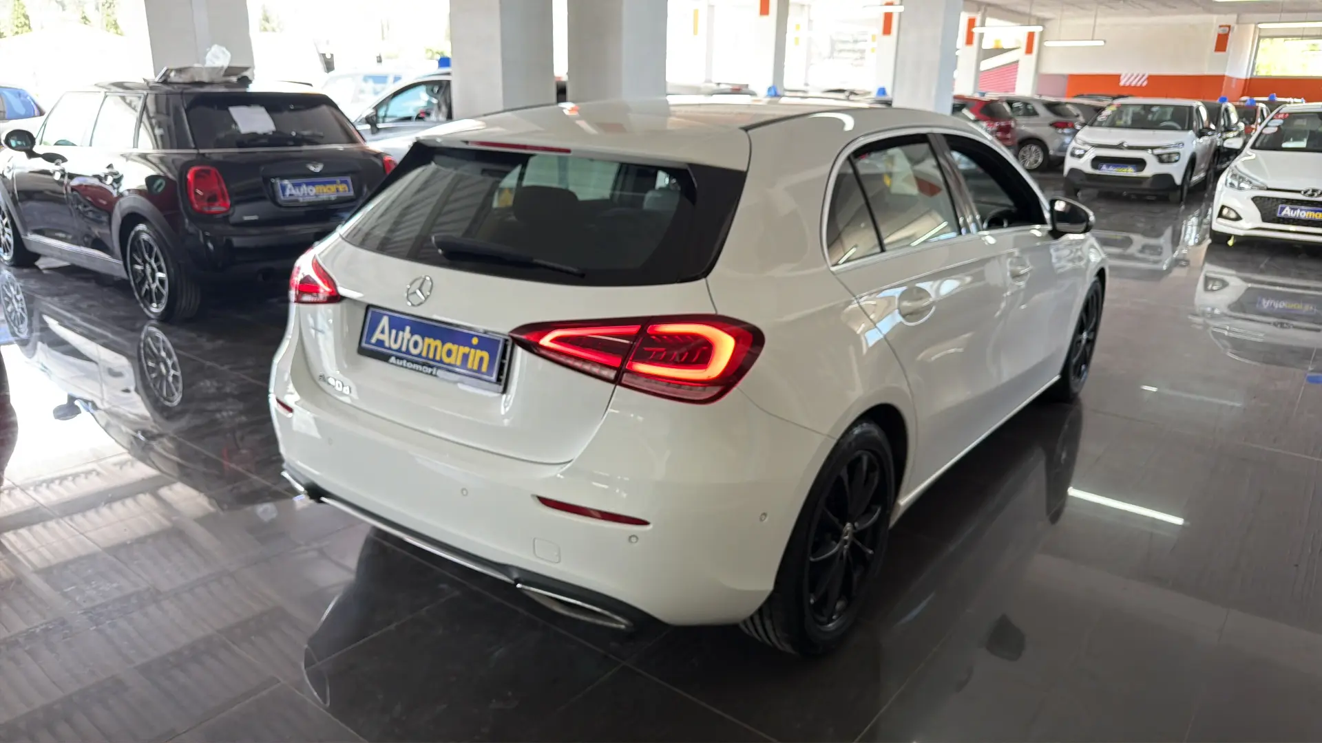 View 4 - Mercedes-Benz A 180 - 2018