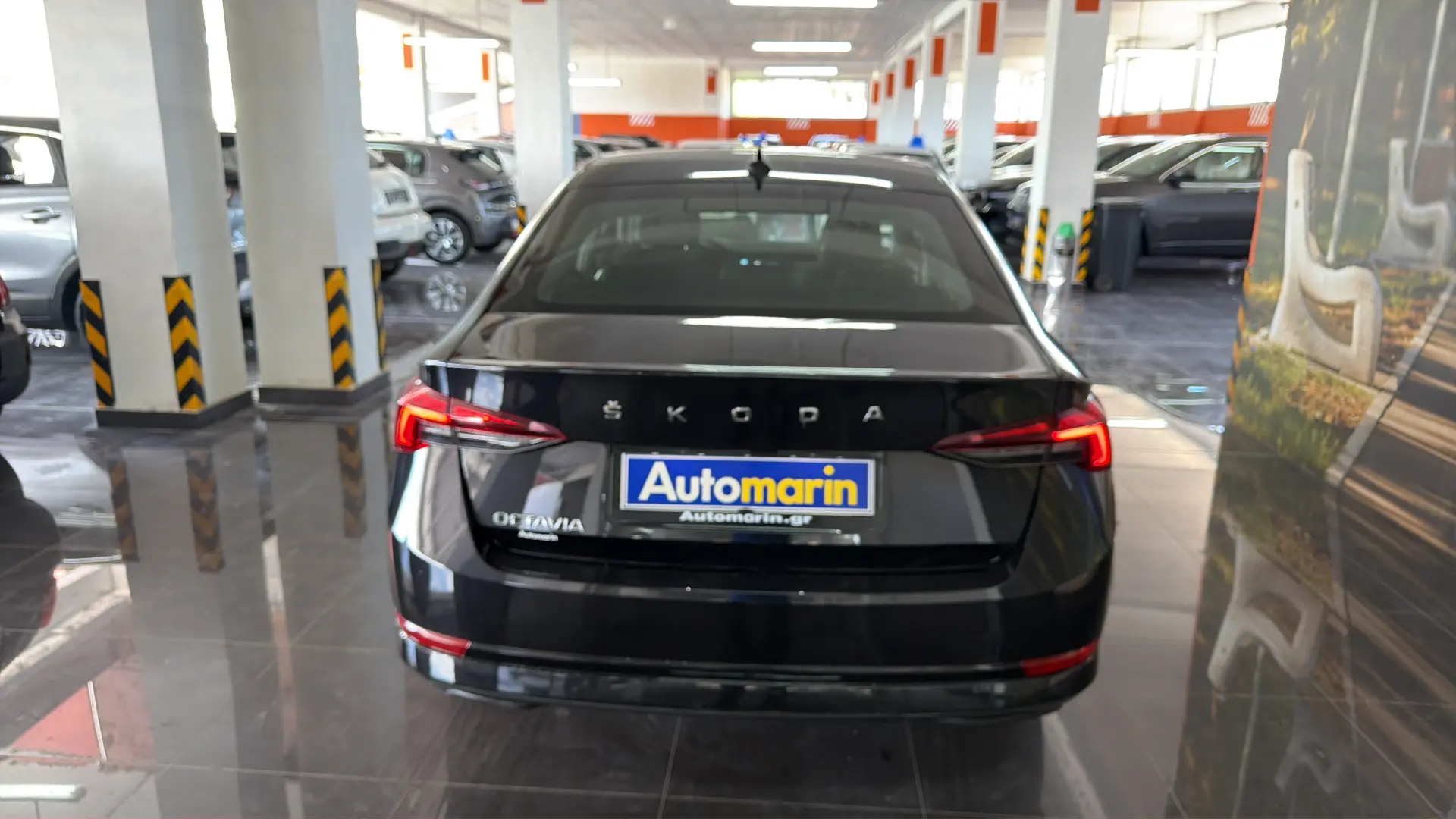 View 5 - Skoda Octavia - 2021