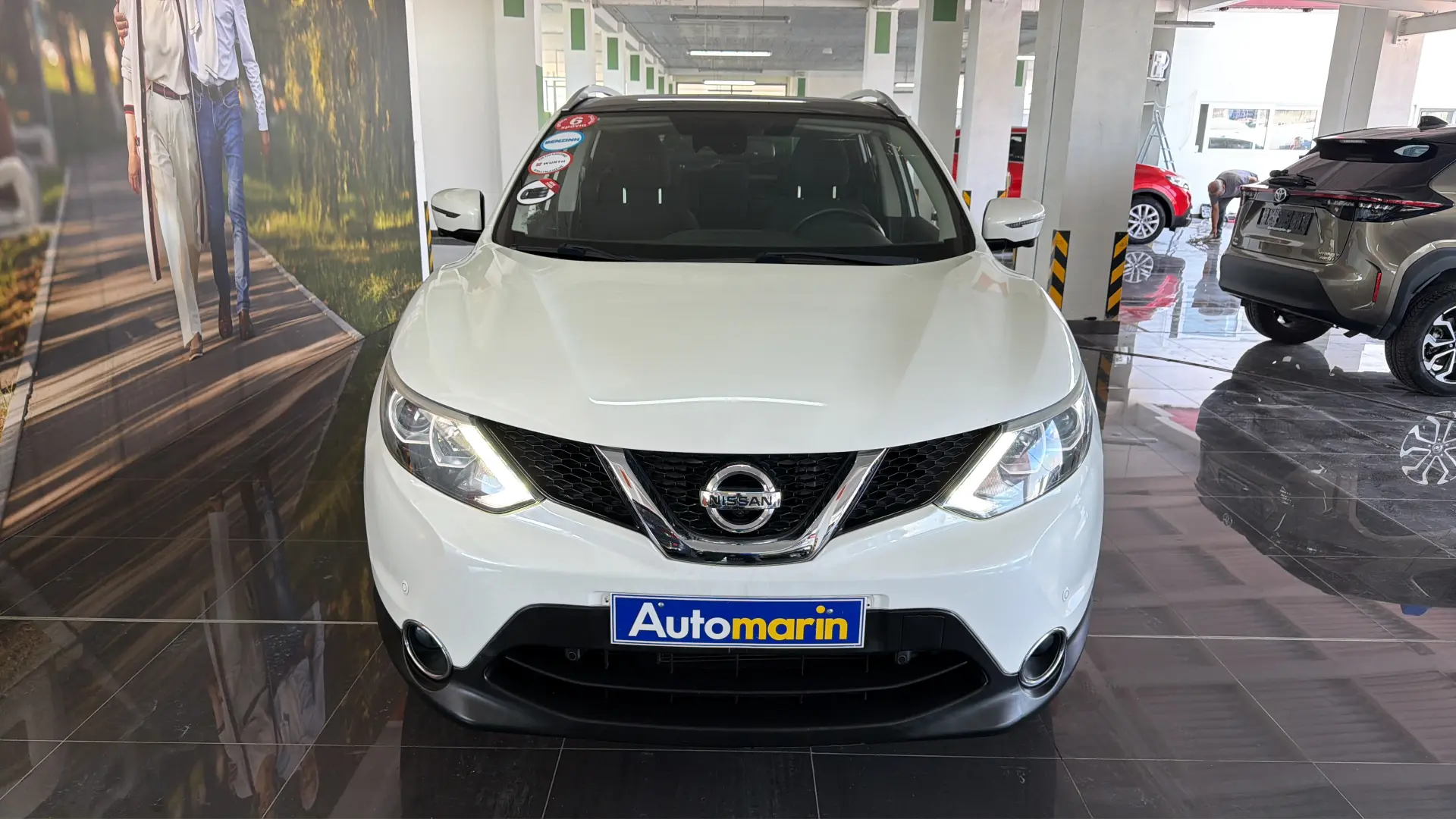 View 2 - Nissan Qashqai - 2016