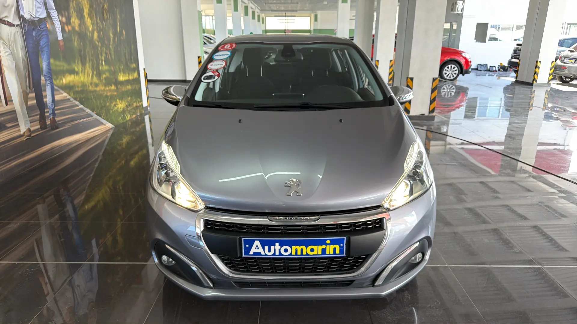 View 2 - Peugeot 208 - 2019