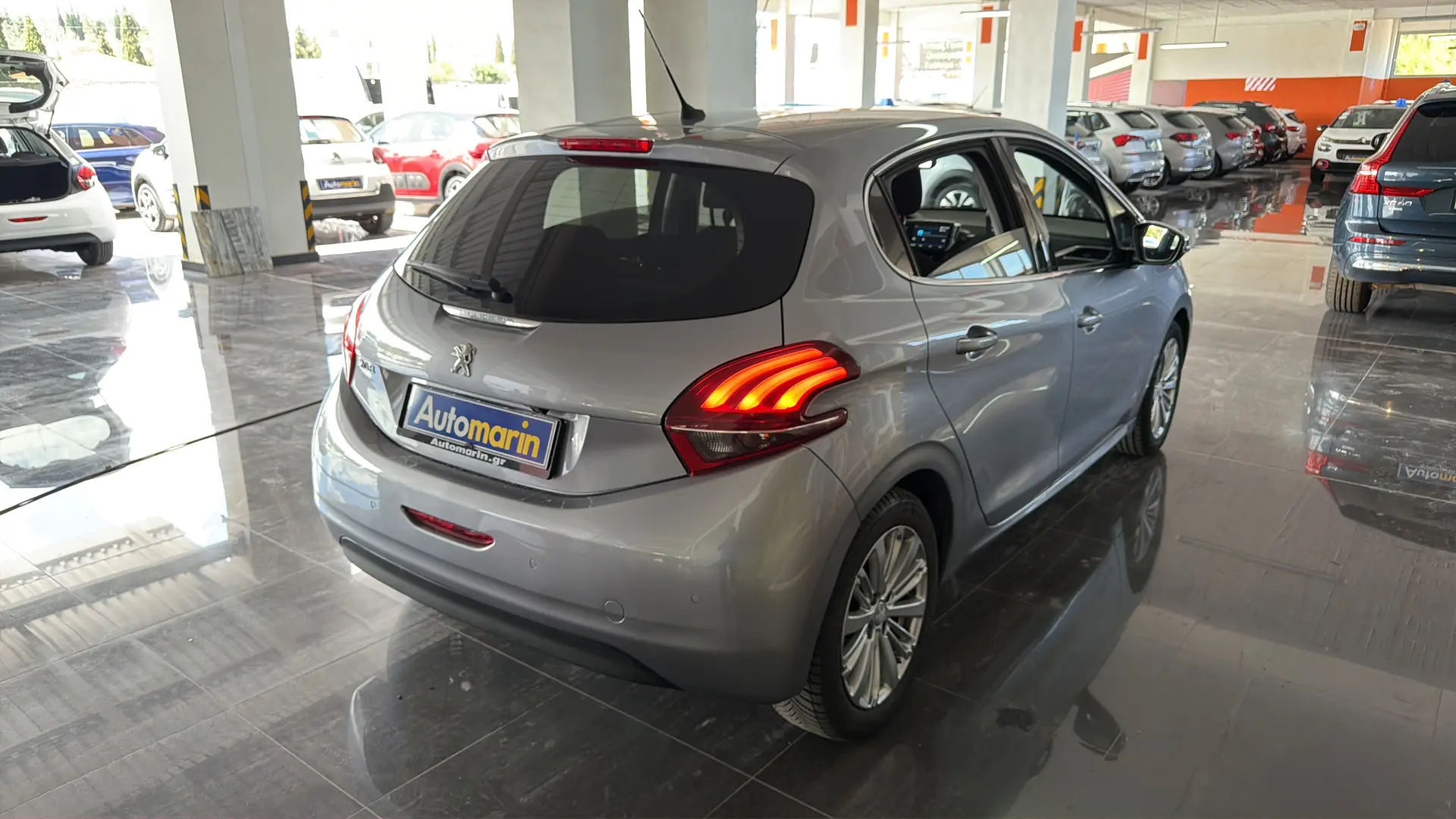 View 4 - Peugeot 208 - 2019