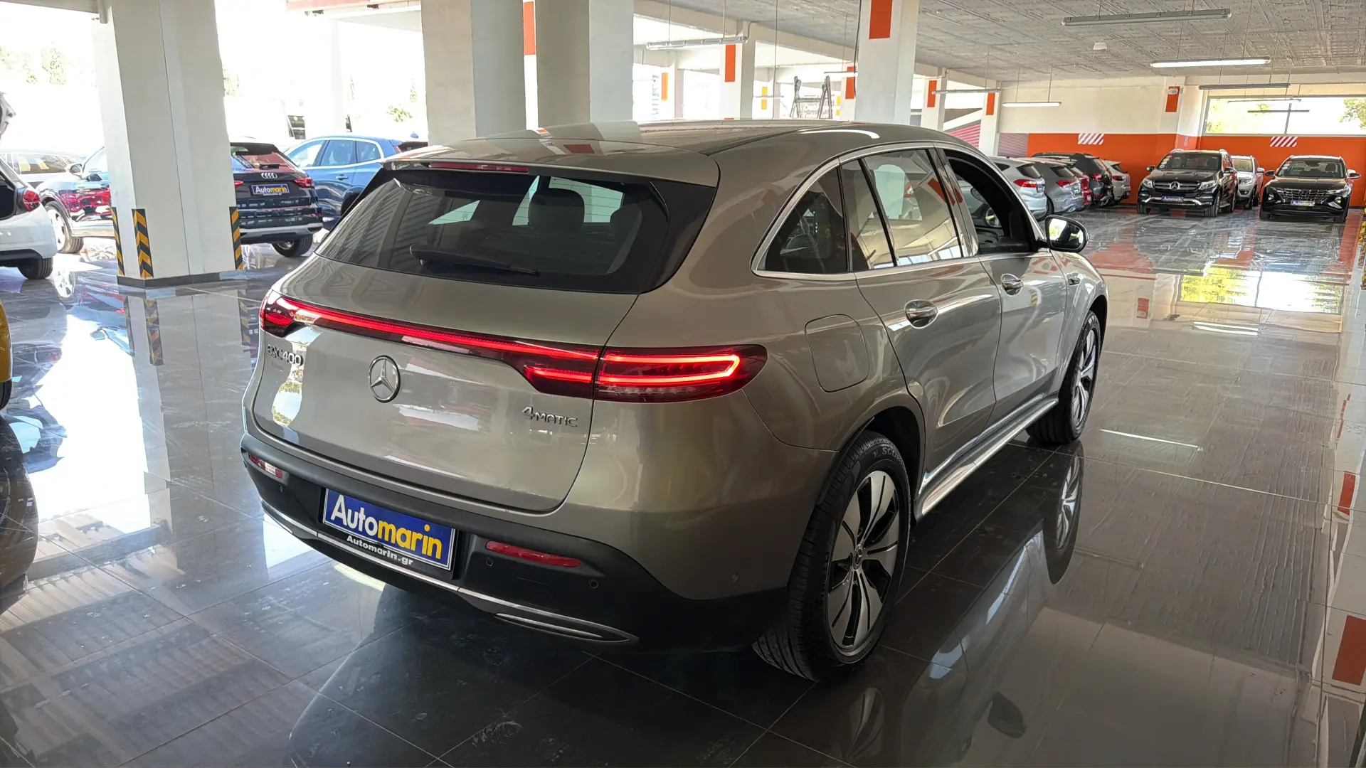 View 4 - Mercedes-Benz EQC - 2021