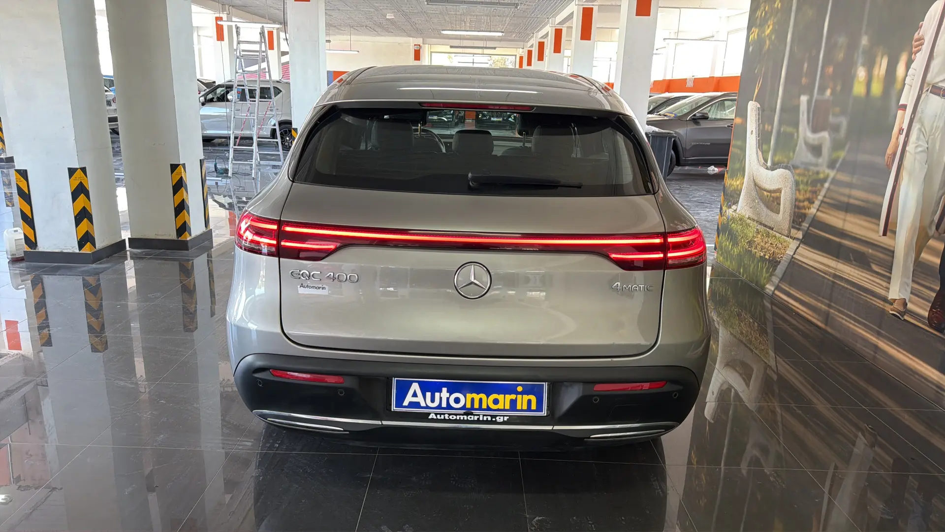 View 5 - Mercedes-Benz EQC - 2021