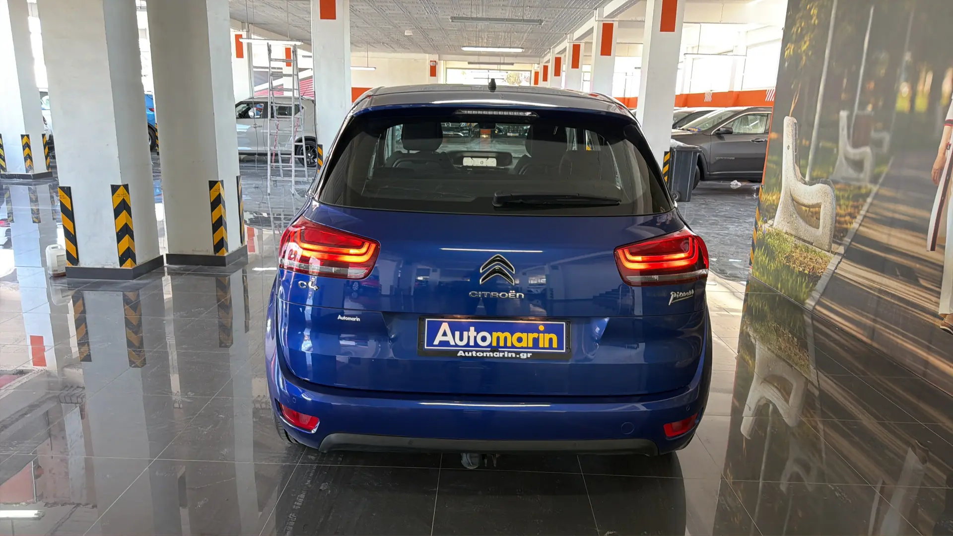 View 5 - Citroen C4 Picasso - 2018