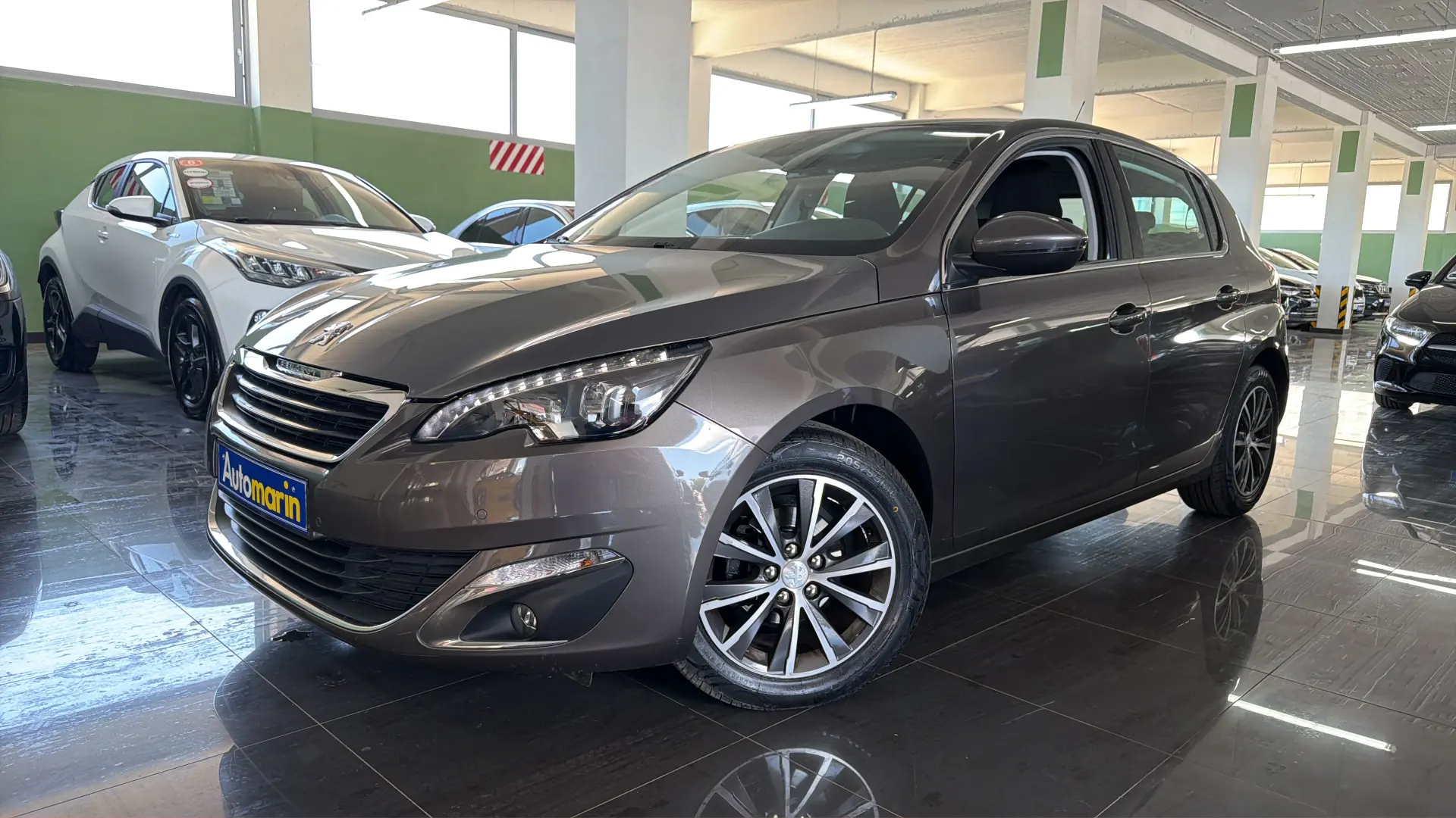 View 1 - Peugeot 308 - 2015