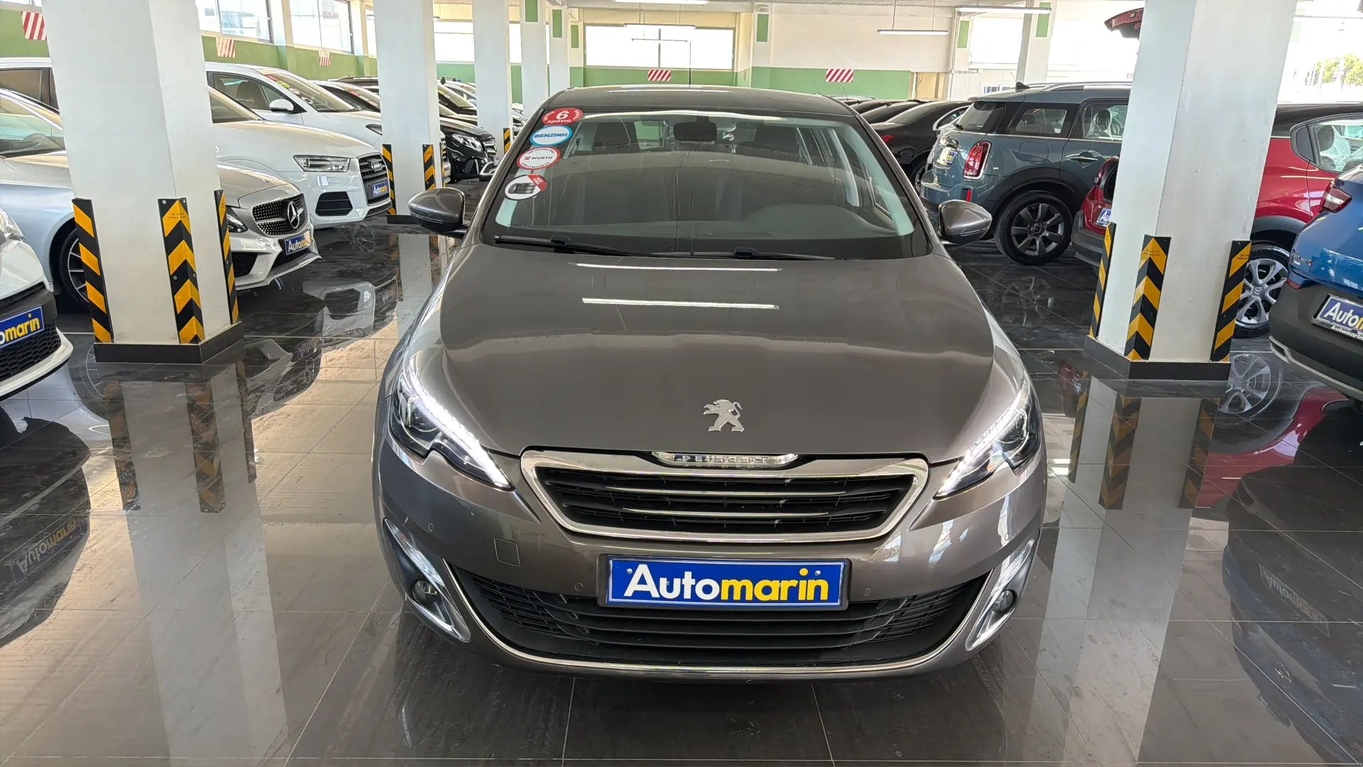 View 2 - Peugeot 308 - 2015