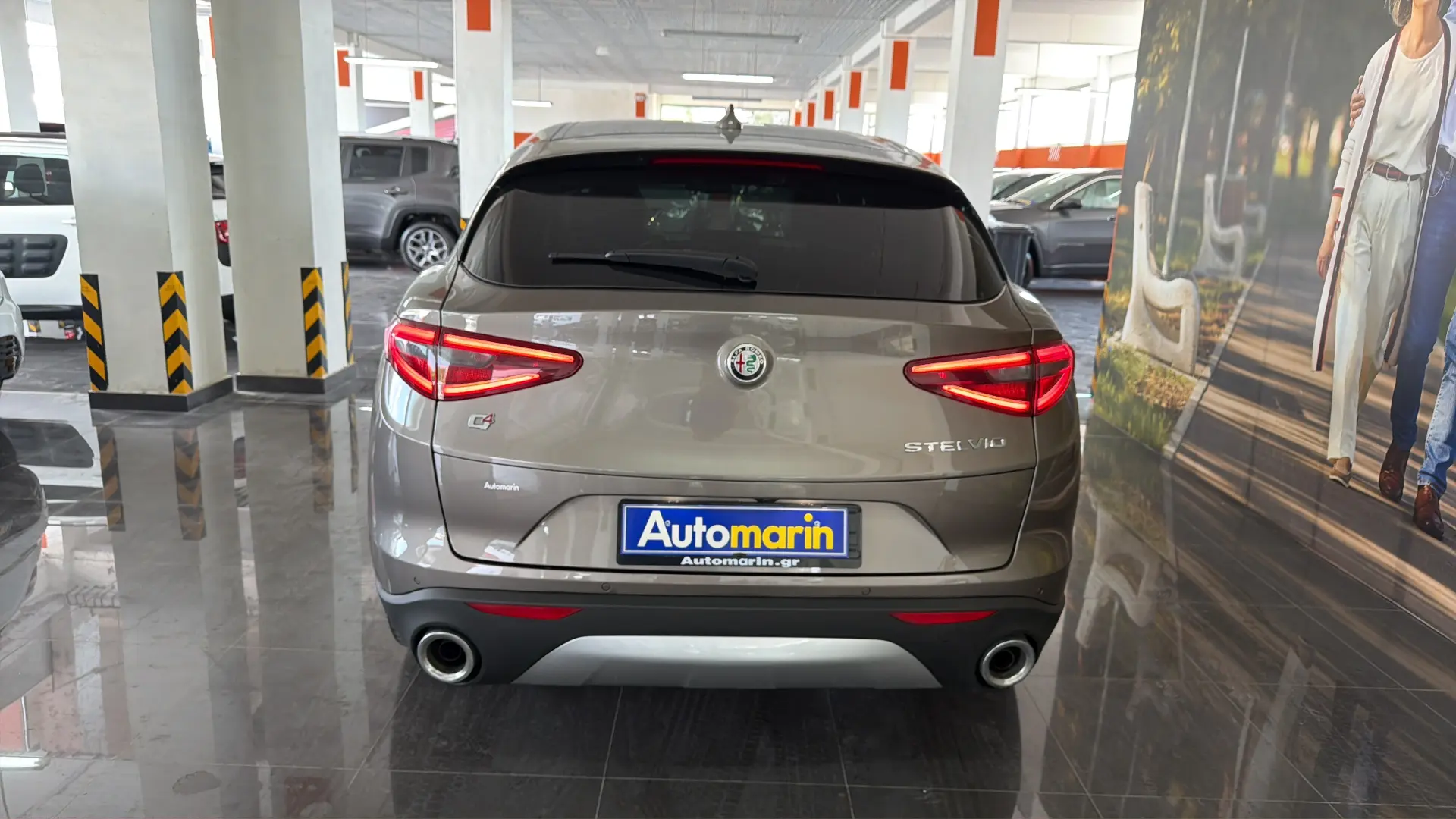 View 5 - Alfa Romeo Stelvio - 2019