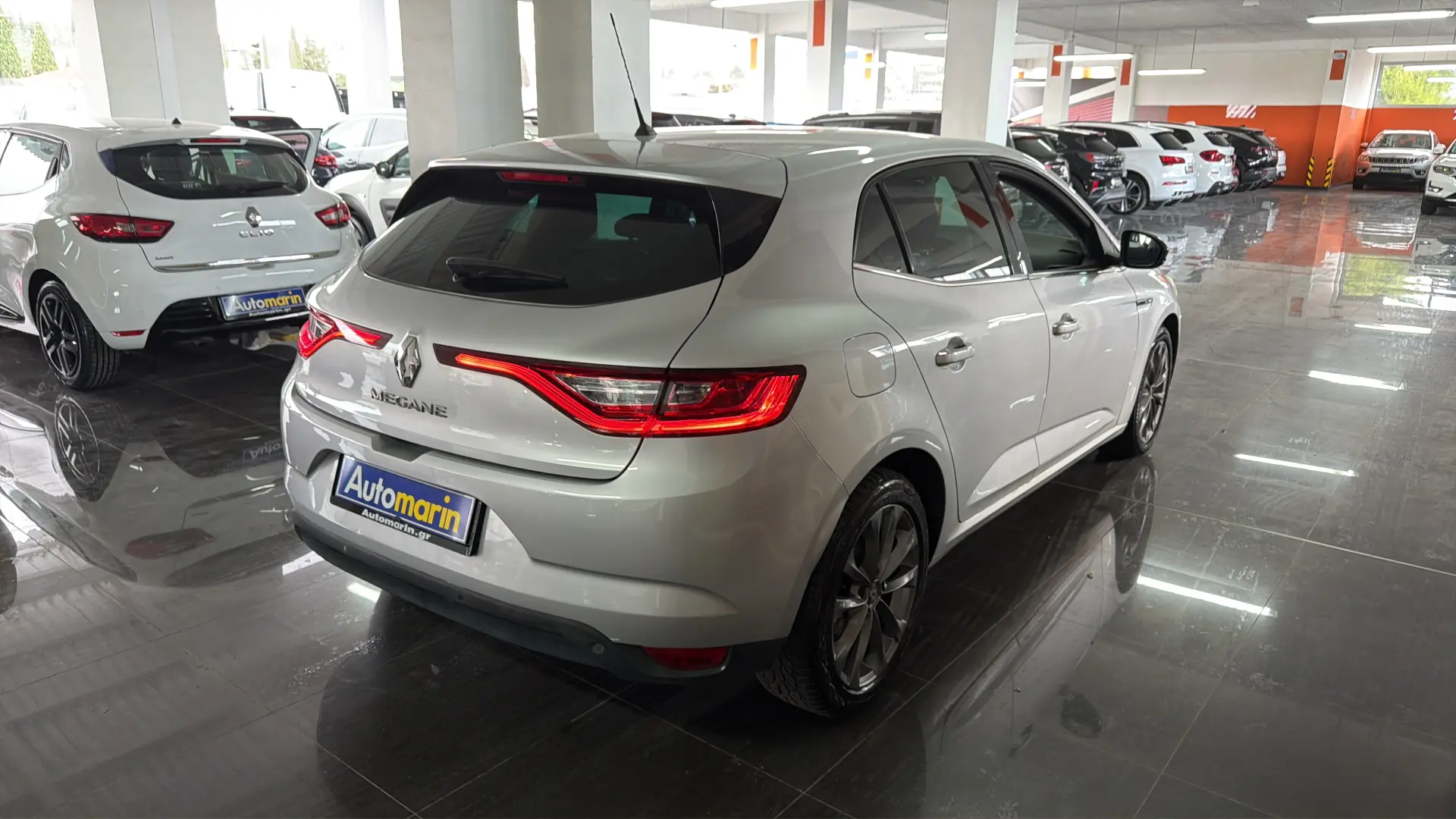 View 4 - Renault Megane - 2018