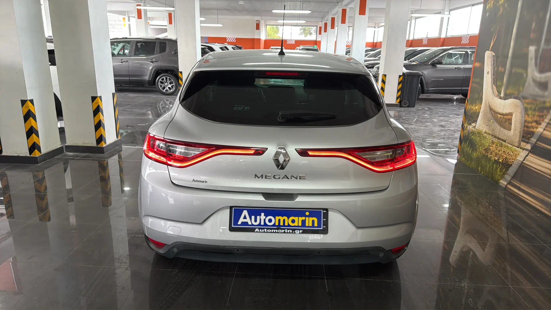 View 5 - Renault Megane - 2018