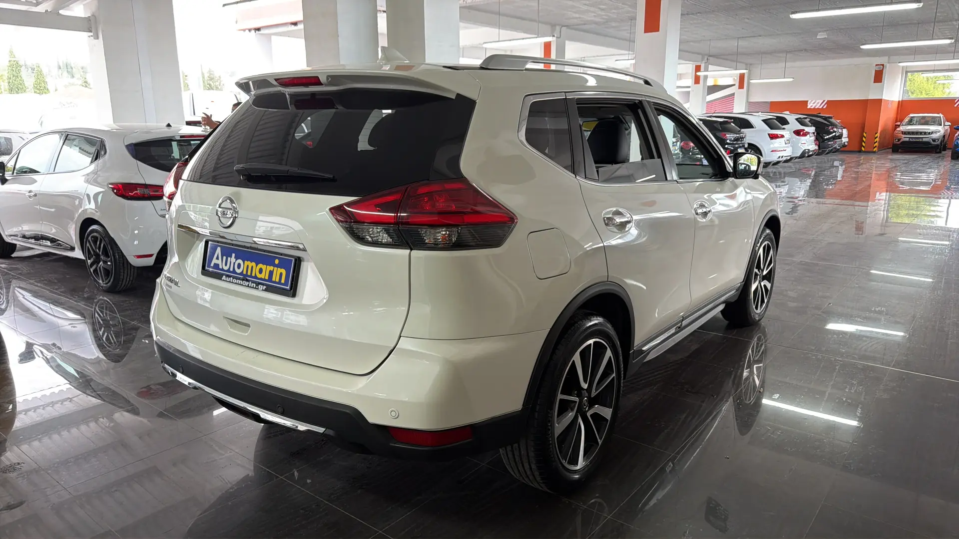 View 4 - Nissan X-Trail - 2018