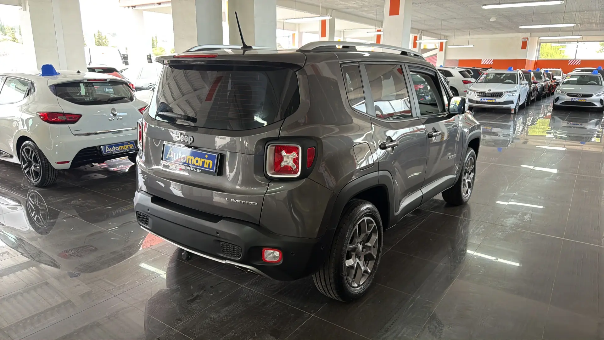 View 4 - Jeep Renegade - 2017