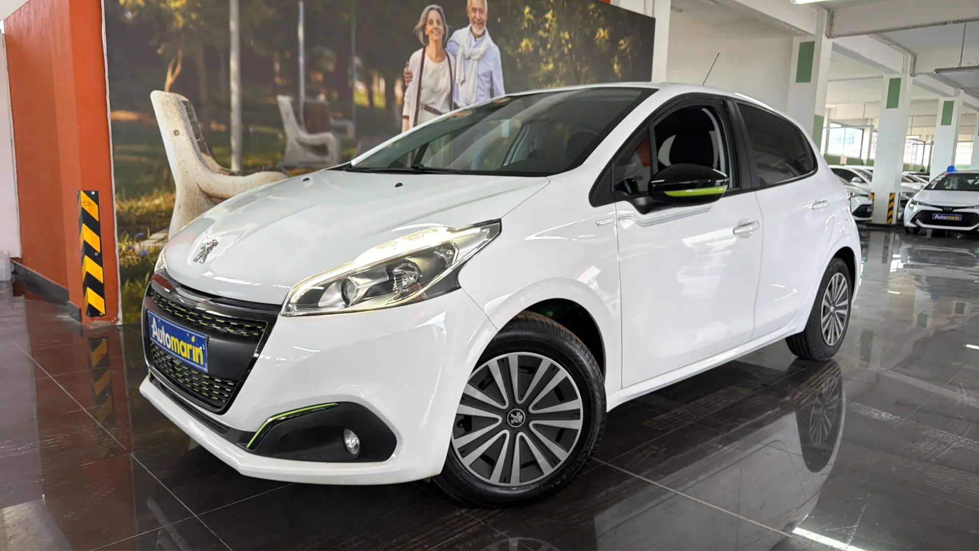View 1 - Peugeot 208 - 2015