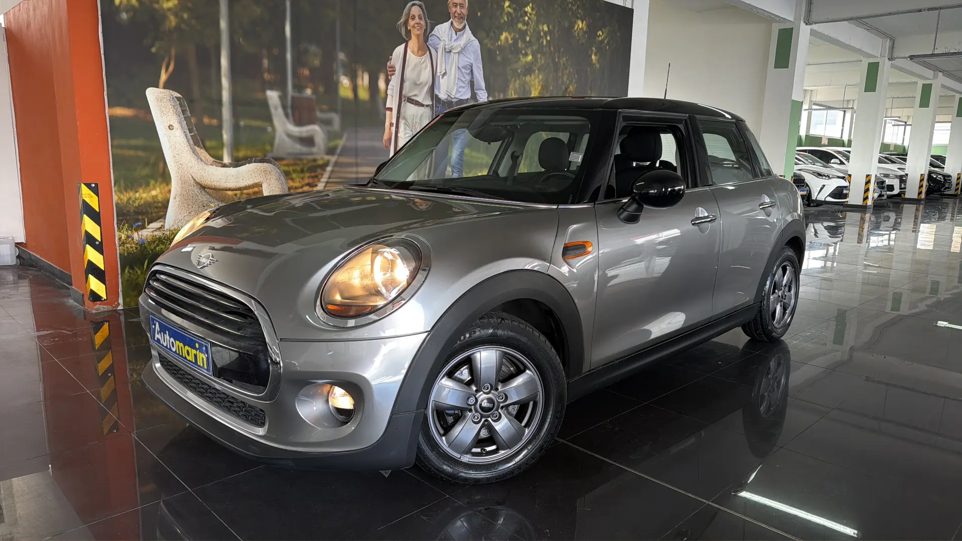 View 1 - Mini Cooper - 2018