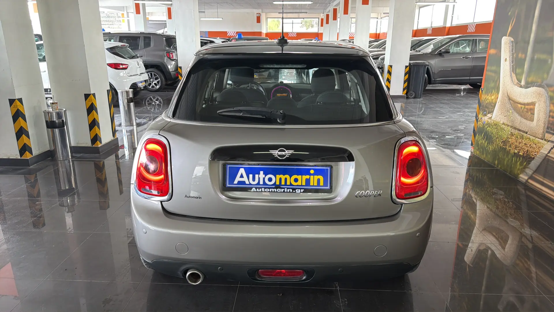 View 5 - Mini Cooper - 2018